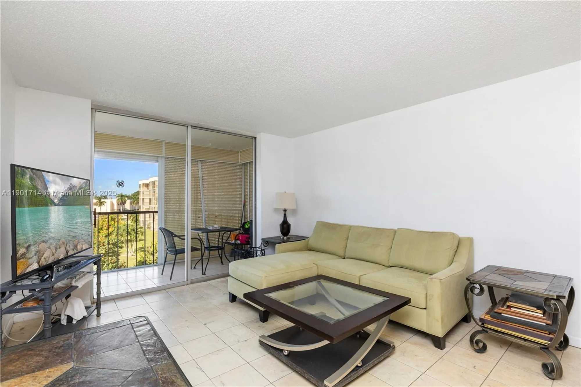 Property Slideshow image 7 of 24 | 8900 washington blvd apt 404, Pembroke Pines, FL, 33025