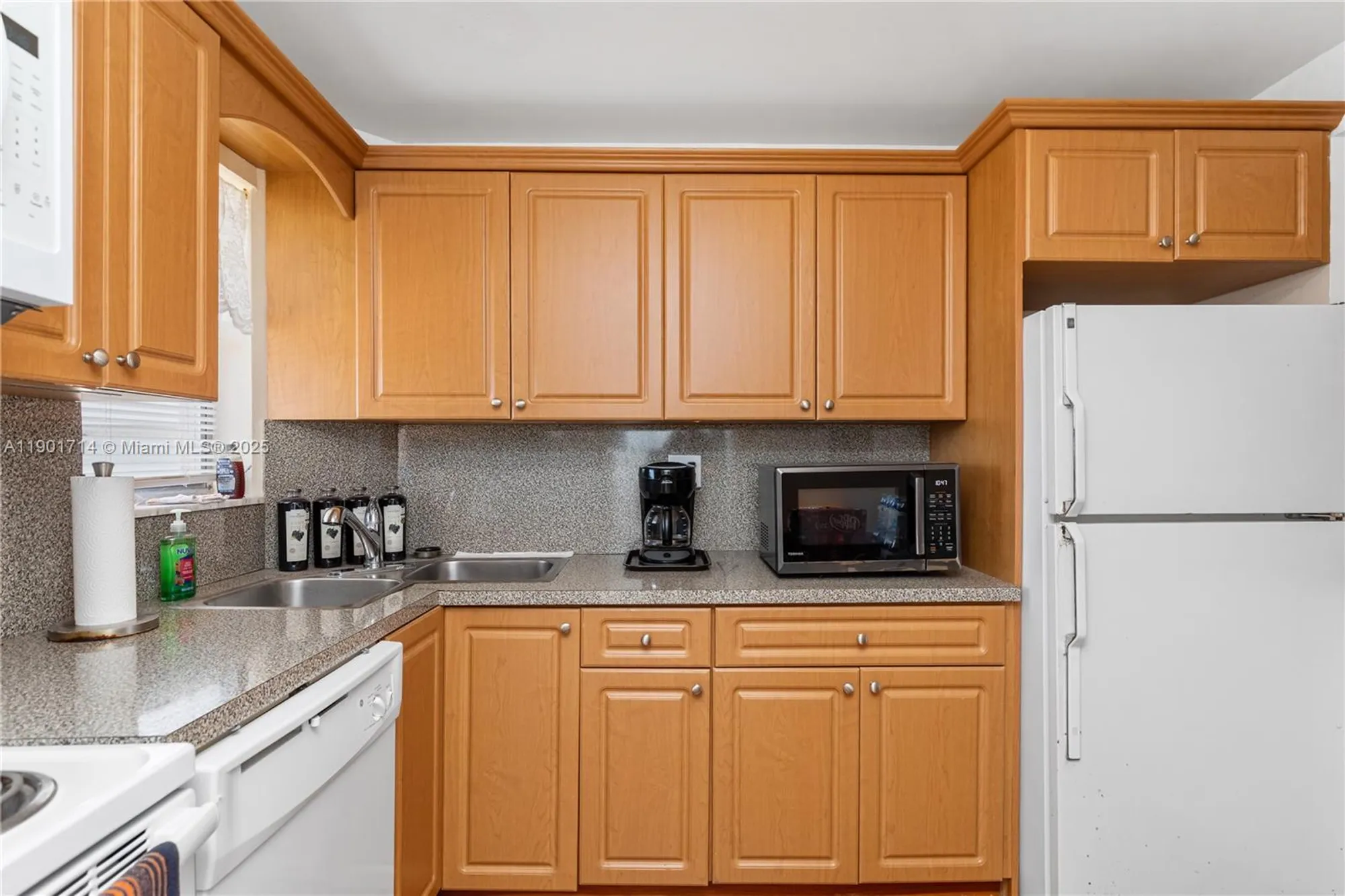 Property Slideshow image 9 of 24 | 8900 washington blvd apt 404, Pembroke Pines, FL, 33025