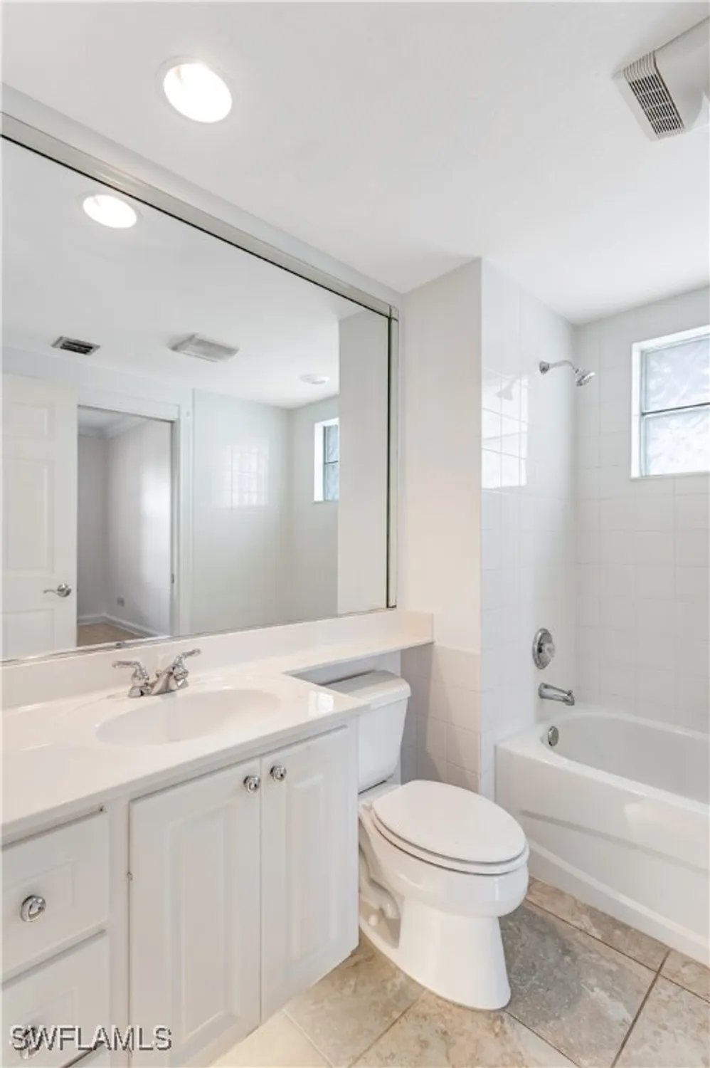 Property Slideshow image 37 of 50 | 28260 villagewalk cir, Bonita Springs, FL, 34135