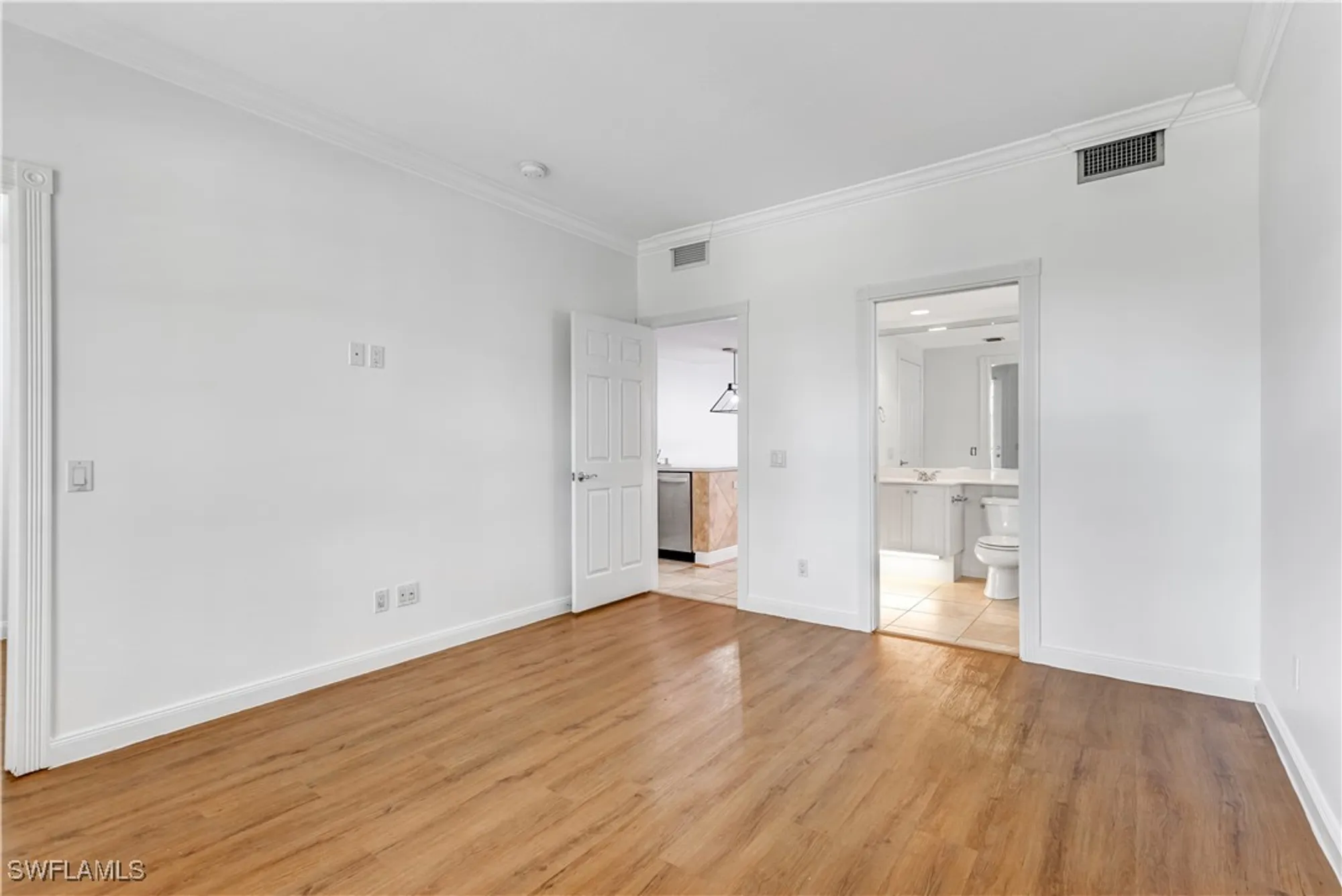 Property Slideshow image 32 of 50 | 28260 villagewalk cir, Bonita Springs, FL, 34135