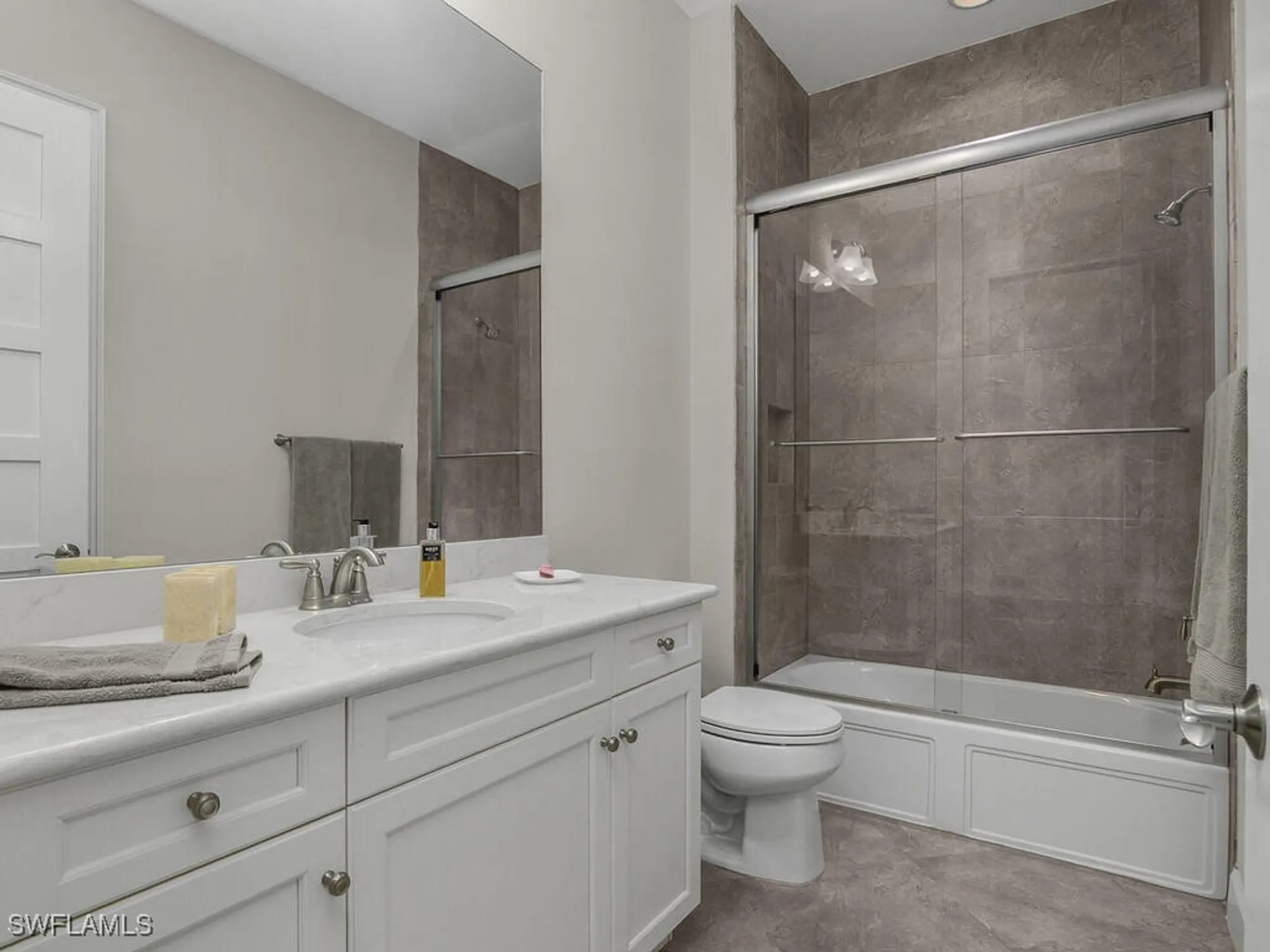 Property Slideshow image 26 of 50 | 7113 dominica dr, Naples, FL, 34113