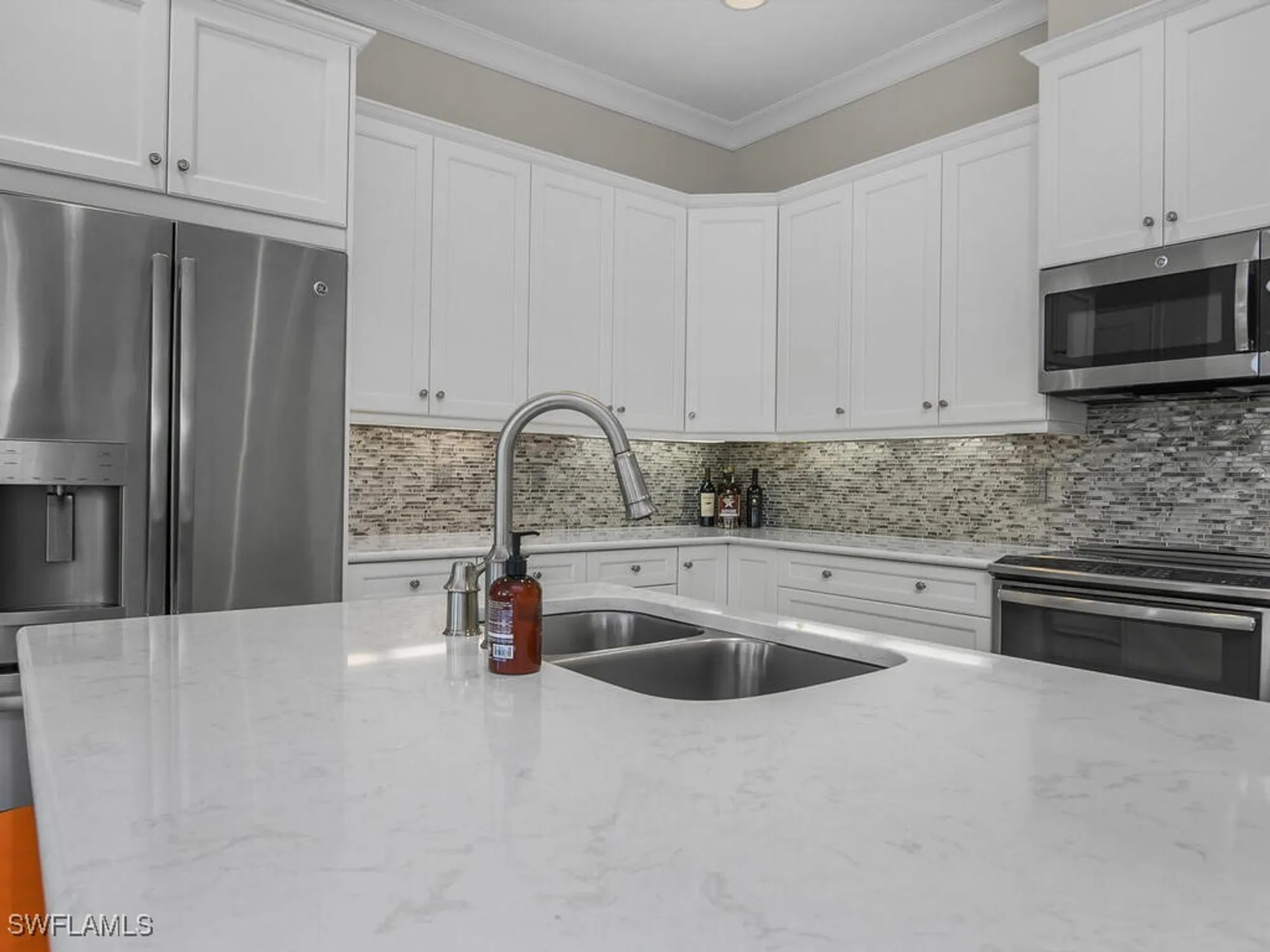 Property Slideshow image 21 of 50 | 7113 dominica dr, Naples, FL, 34113