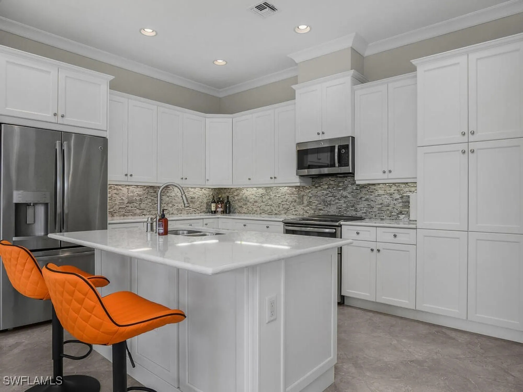 Property Slideshow image 22 of 50 | 7113 dominica dr, Naples, FL, 34113