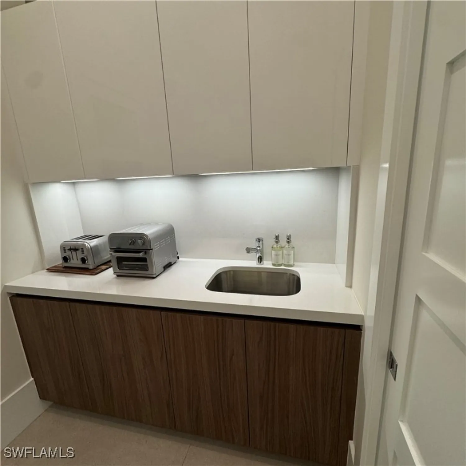 Property Slideshow image 16 of 41 | 3190 crayton rd, Naples, FL, 34103