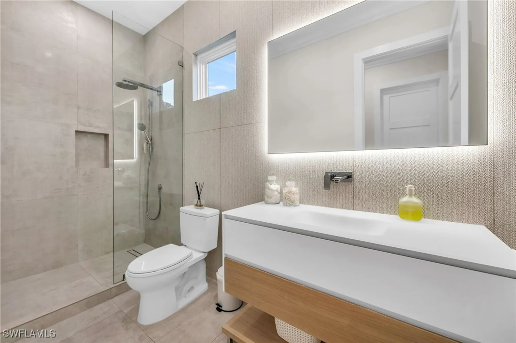 Property Slideshow image 34 of 41 | 3190 crayton rd, Naples, FL, 34103