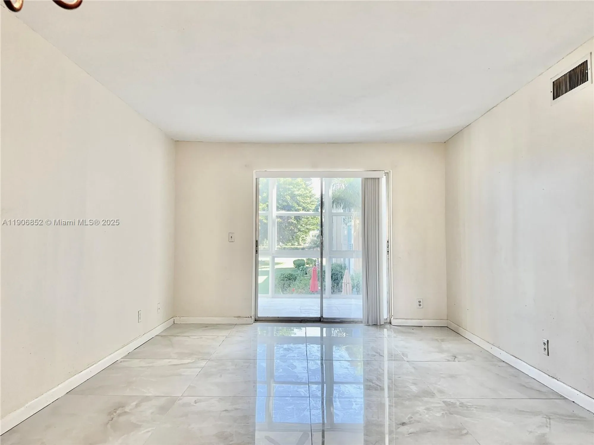 Property Slideshow image 6 of 23 | 2520 ne 1st ct apt 204, Boynton Beach, FL, 33435