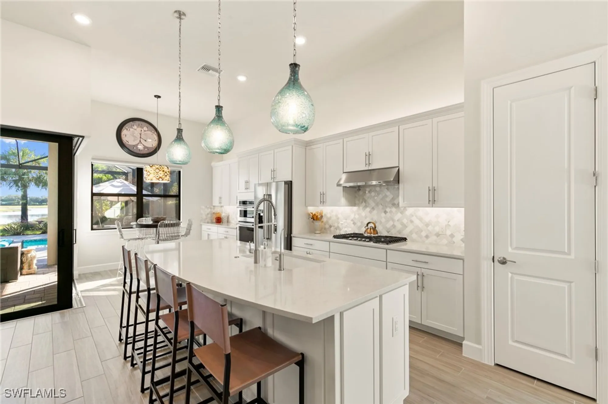 Property Slideshow image 14 of 49 | 2787 aviamar cir, Naples, FL, 34114