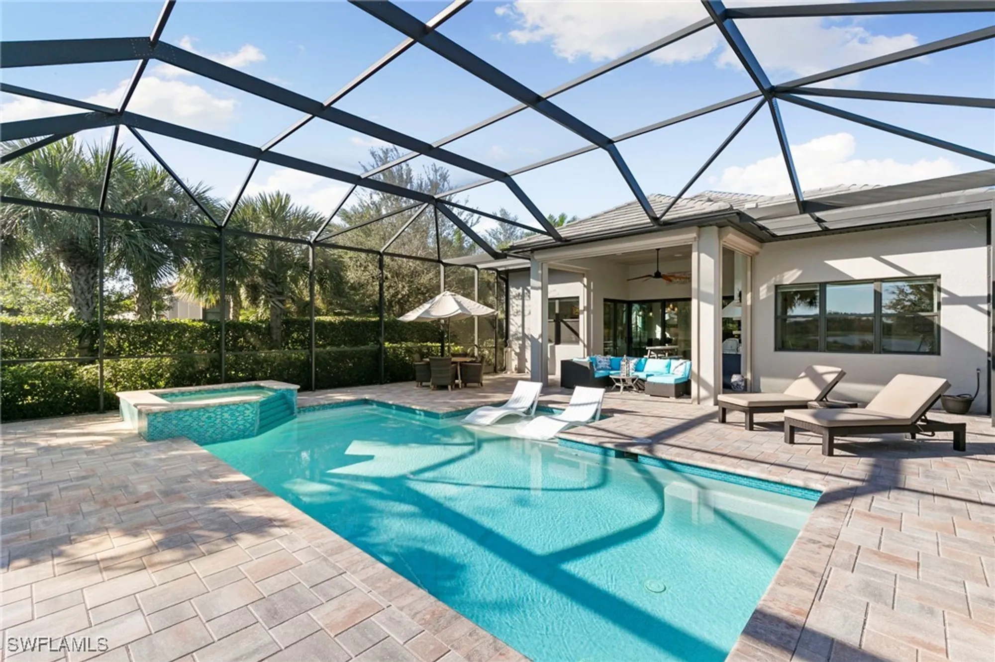 Property Slideshow image 34 of 49 | 2787 aviamar cir, Naples, FL, 34114