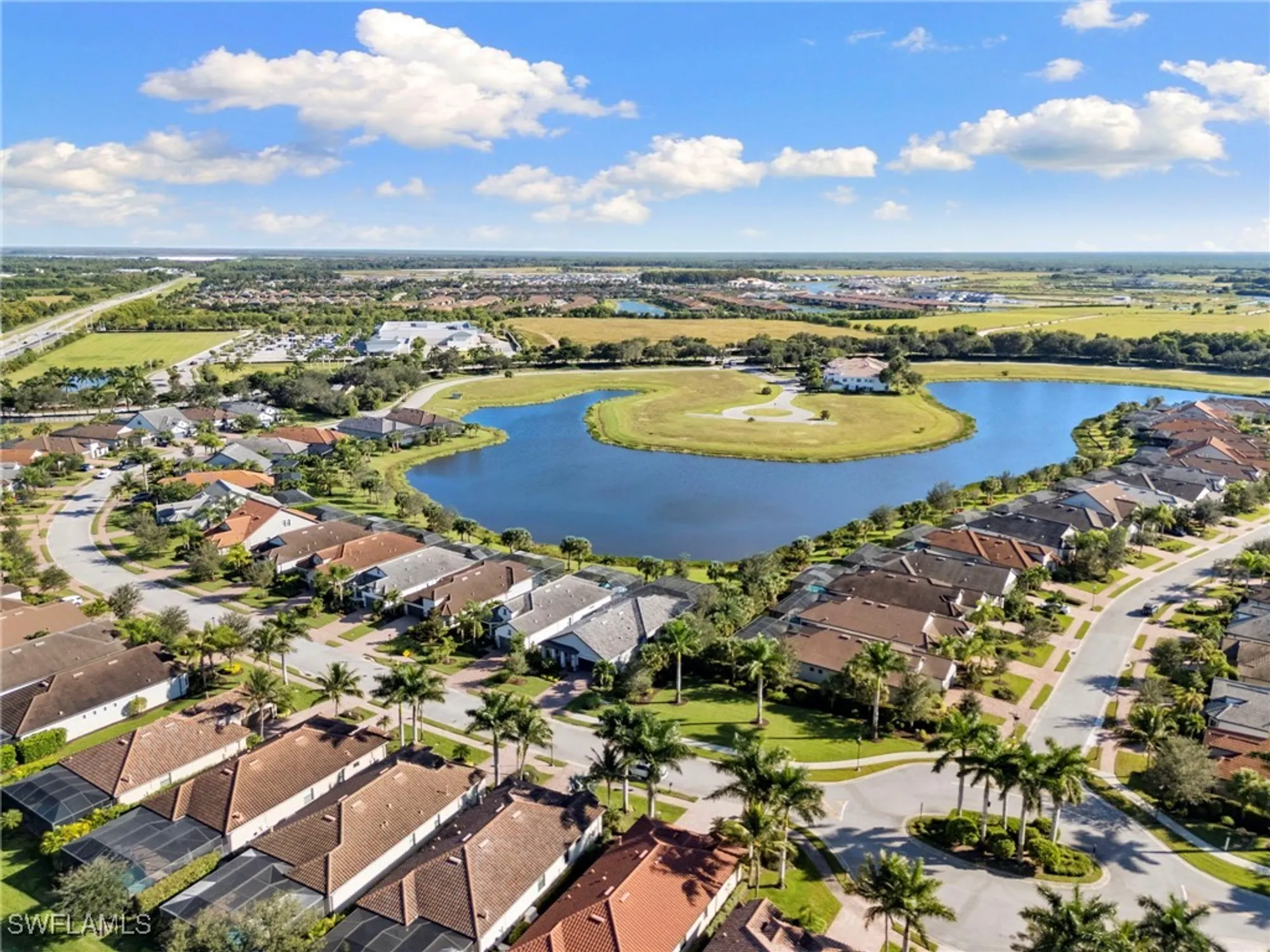 Property Slideshow image 39 of 49 | 2787 aviamar cir, Naples, FL, 34114