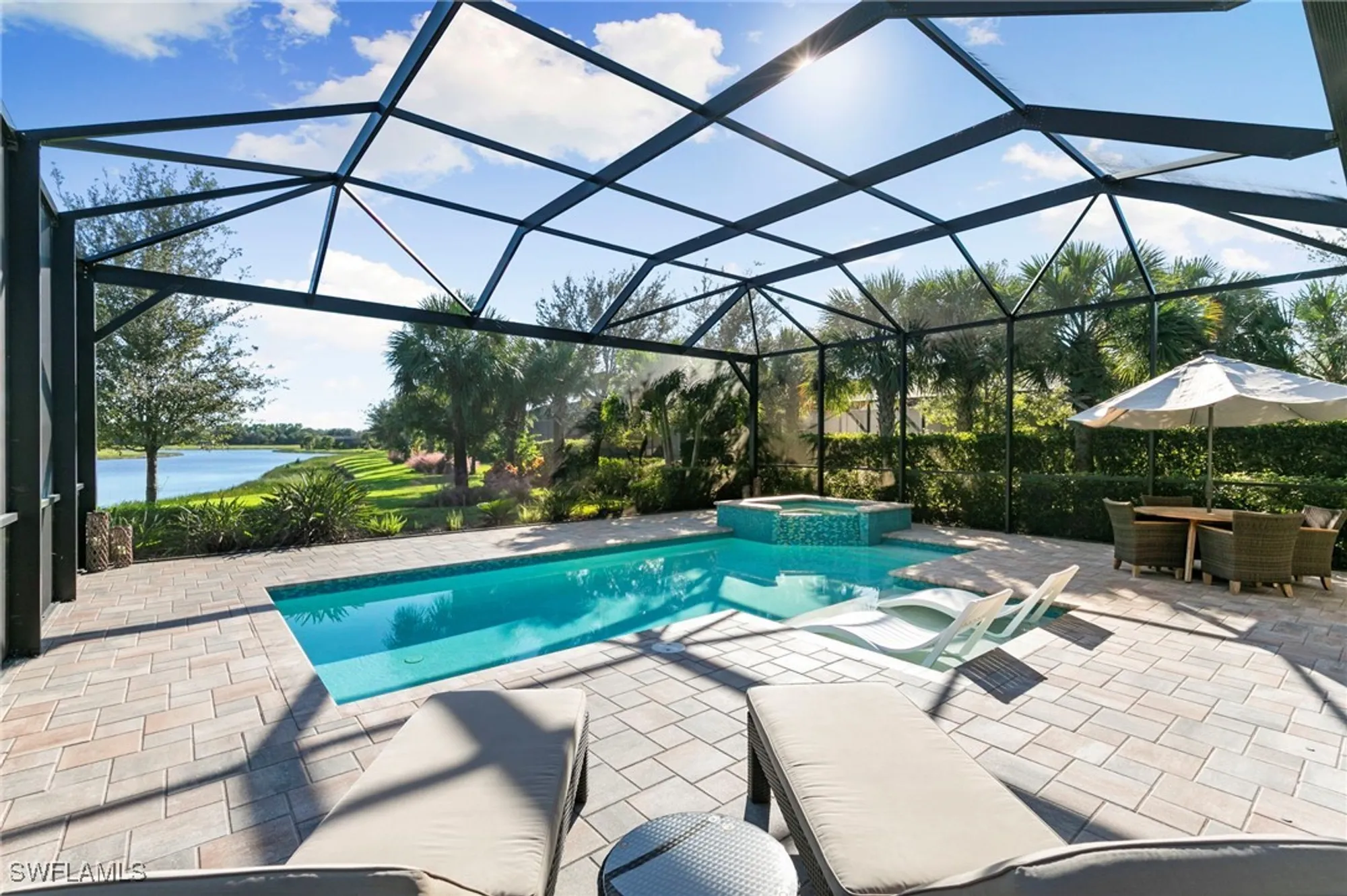 Property Slideshow image 33 of 49 | 2787 aviamar cir, Naples, FL, 34114