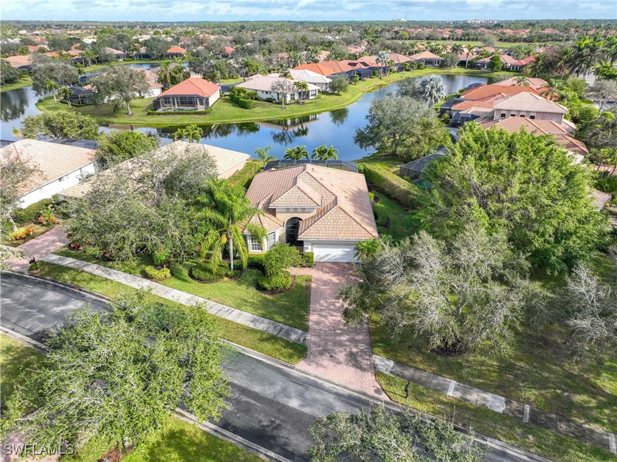 Property Slideshow image 33 of 43 | 6786 bent grass dr, Naples, FL, 34113