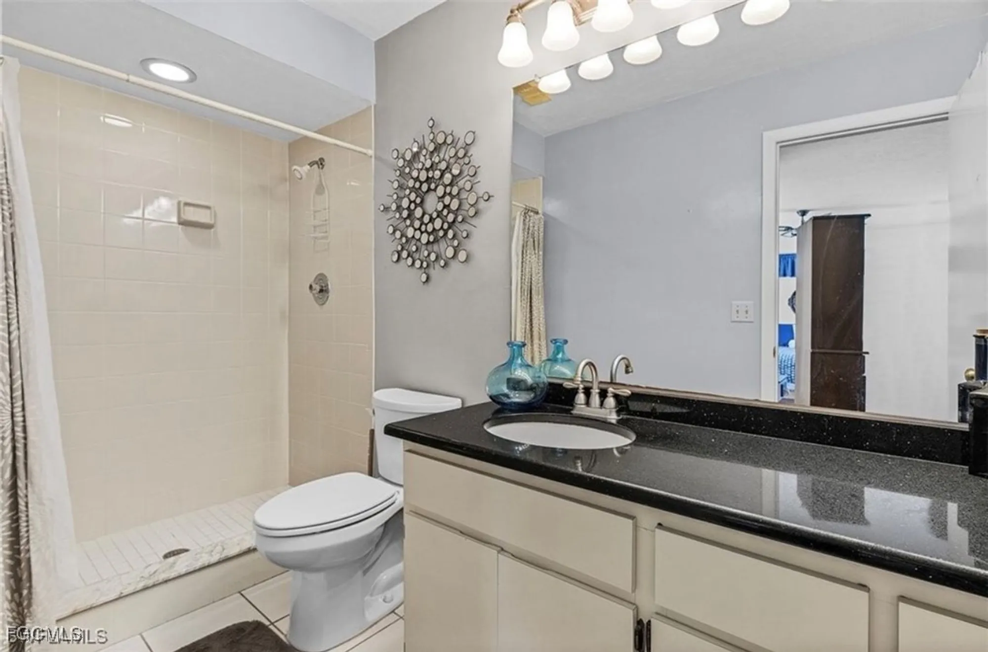 Property Slideshow image 15 of 41 | 11170 caravel cir 210, Fort Myers, FL, 33908