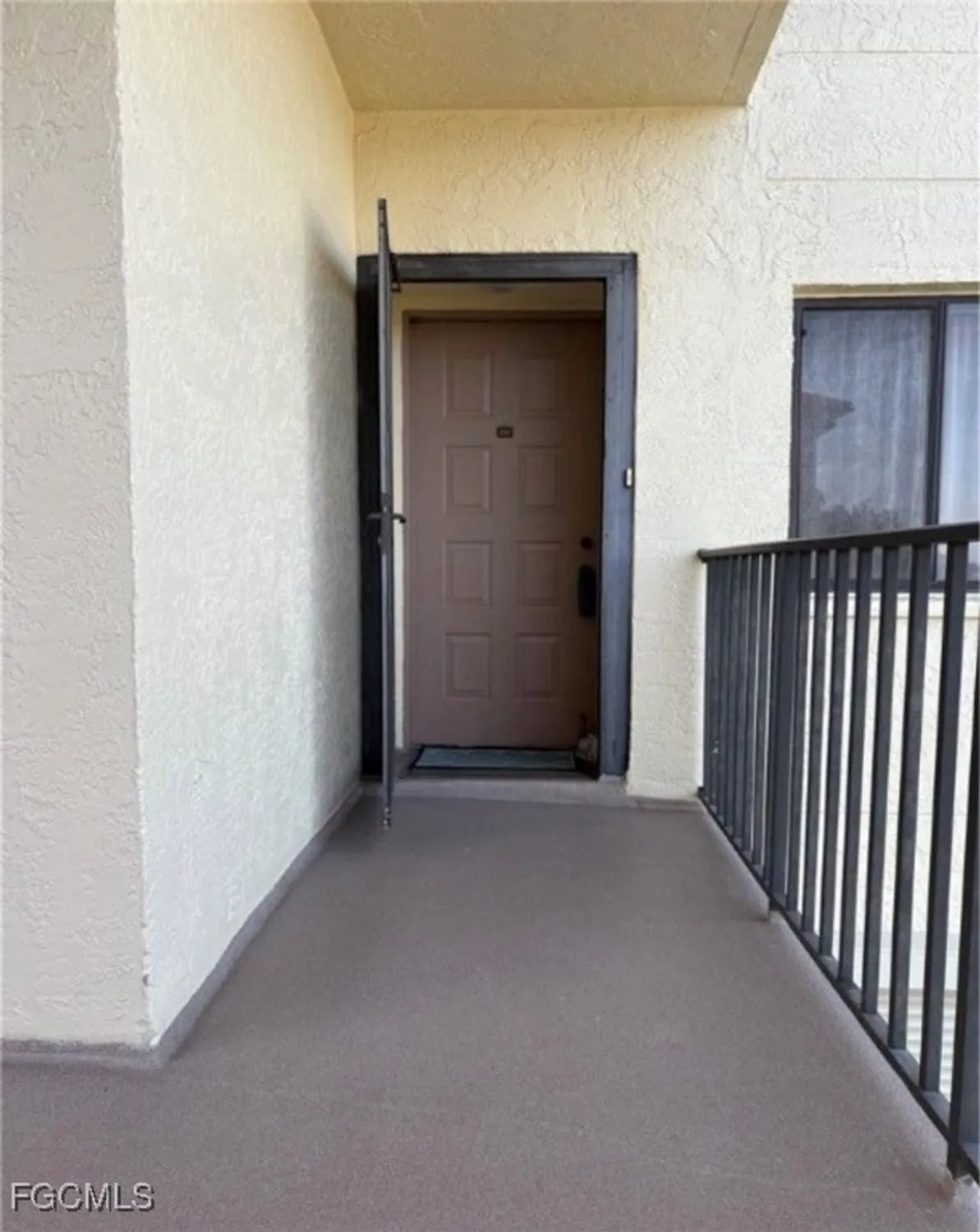 Property Slideshow image 17 of 41 | 11170 caravel cir 210, Fort Myers, FL, 33908