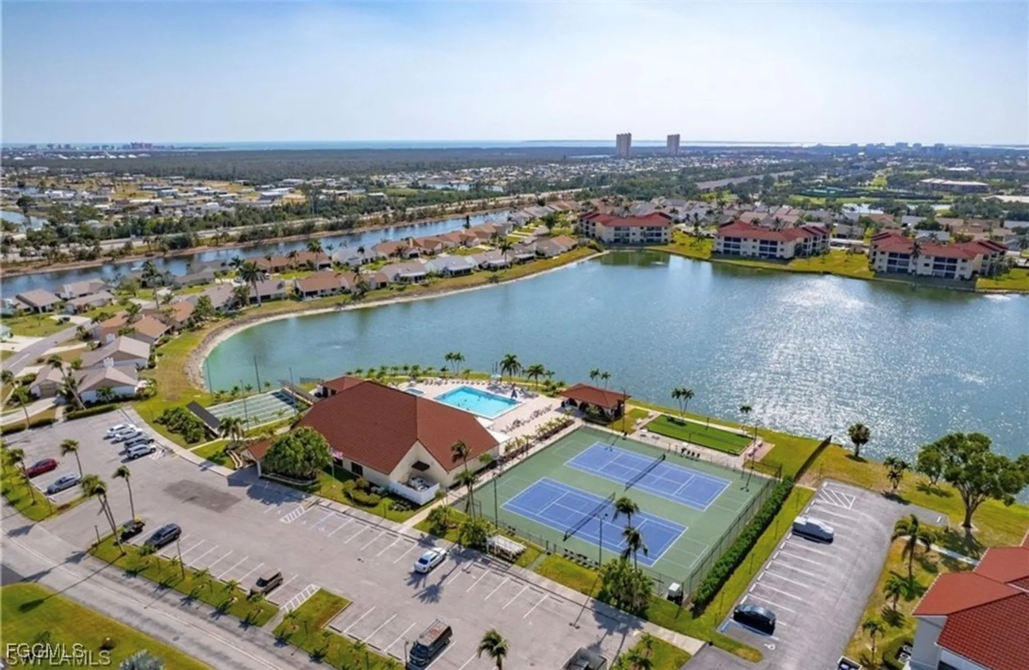 Property Slideshow image 19 of 41 | 11170 caravel cir 210, Fort Myers, FL, 33908