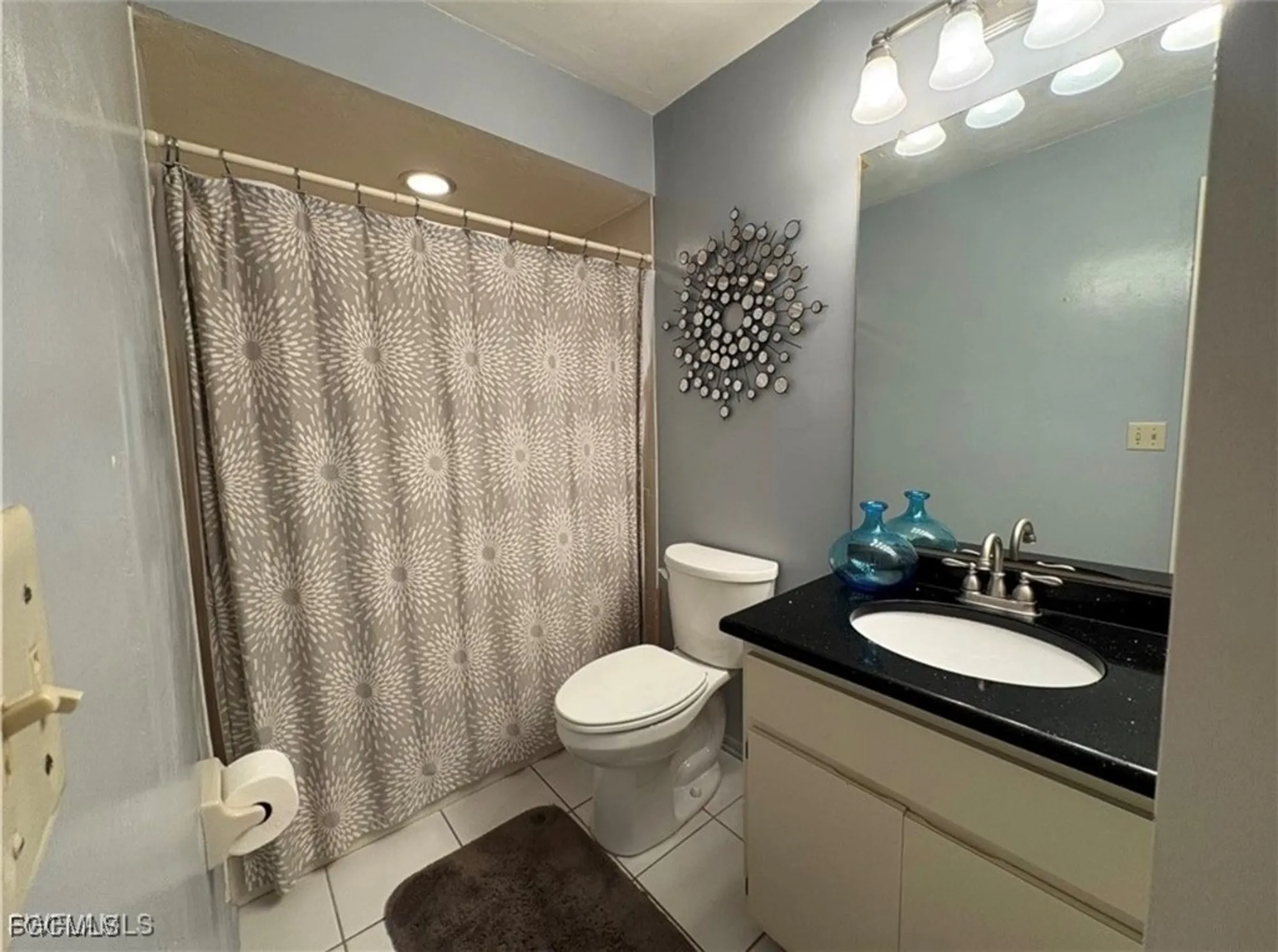 Property Slideshow image 11 of 41 | 11170 caravel cir 210, Fort Myers, FL, 33908