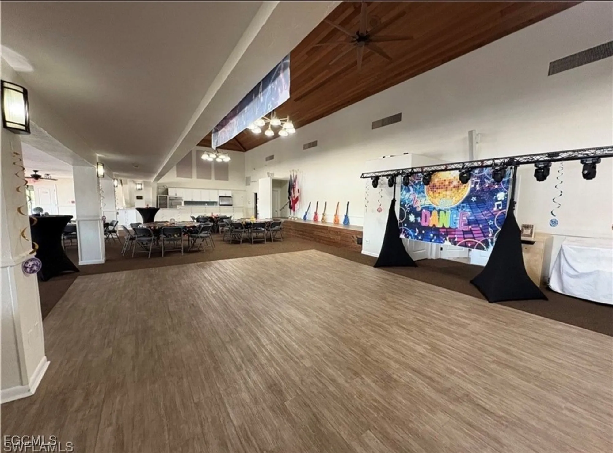 Property Slideshow image 28 of 41 | 11170 caravel cir 210, Fort Myers, FL, 33908