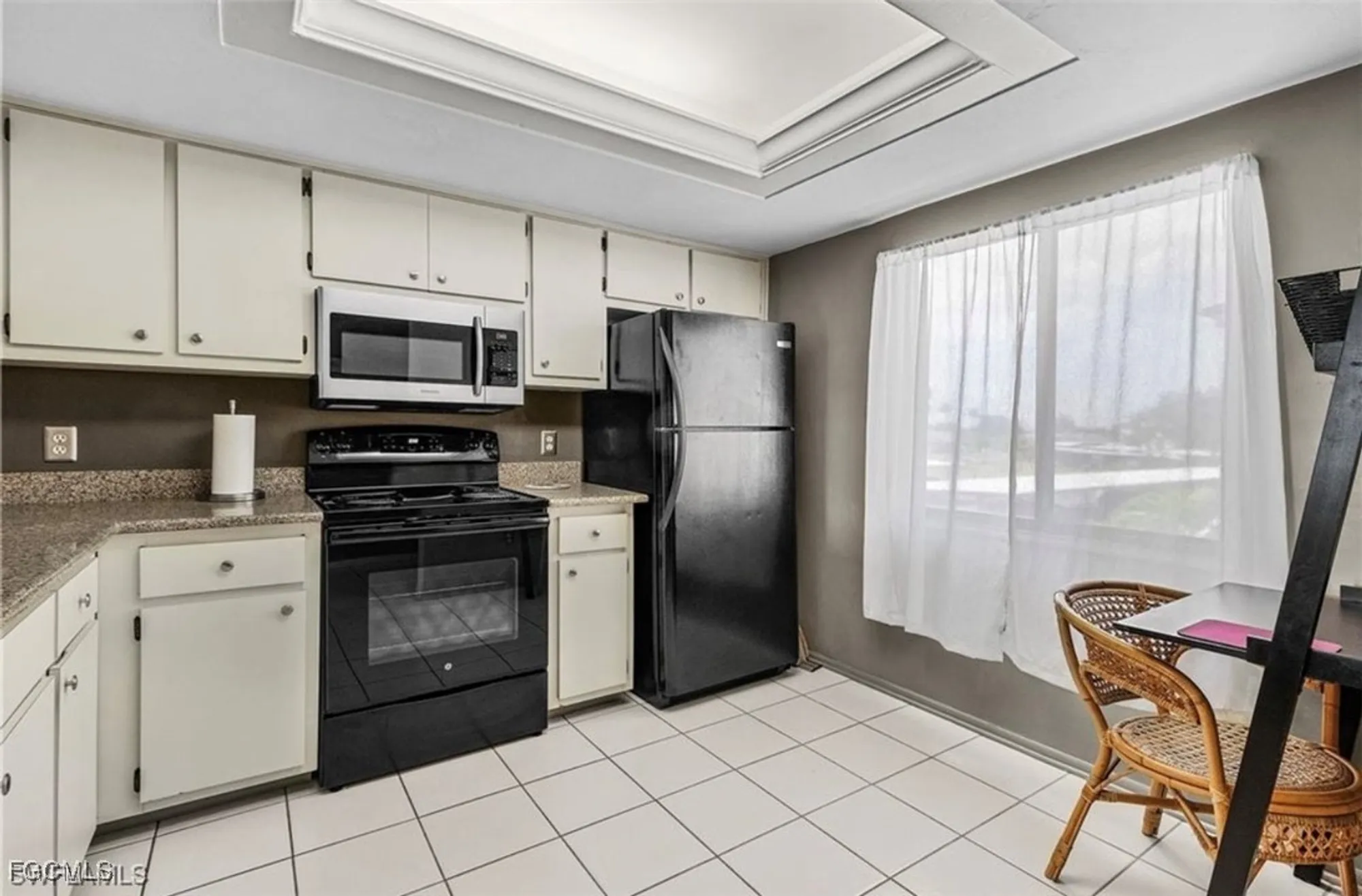 Property Slideshow image 2 of 41 | 11170 caravel cir 210, Fort Myers, FL, 33908