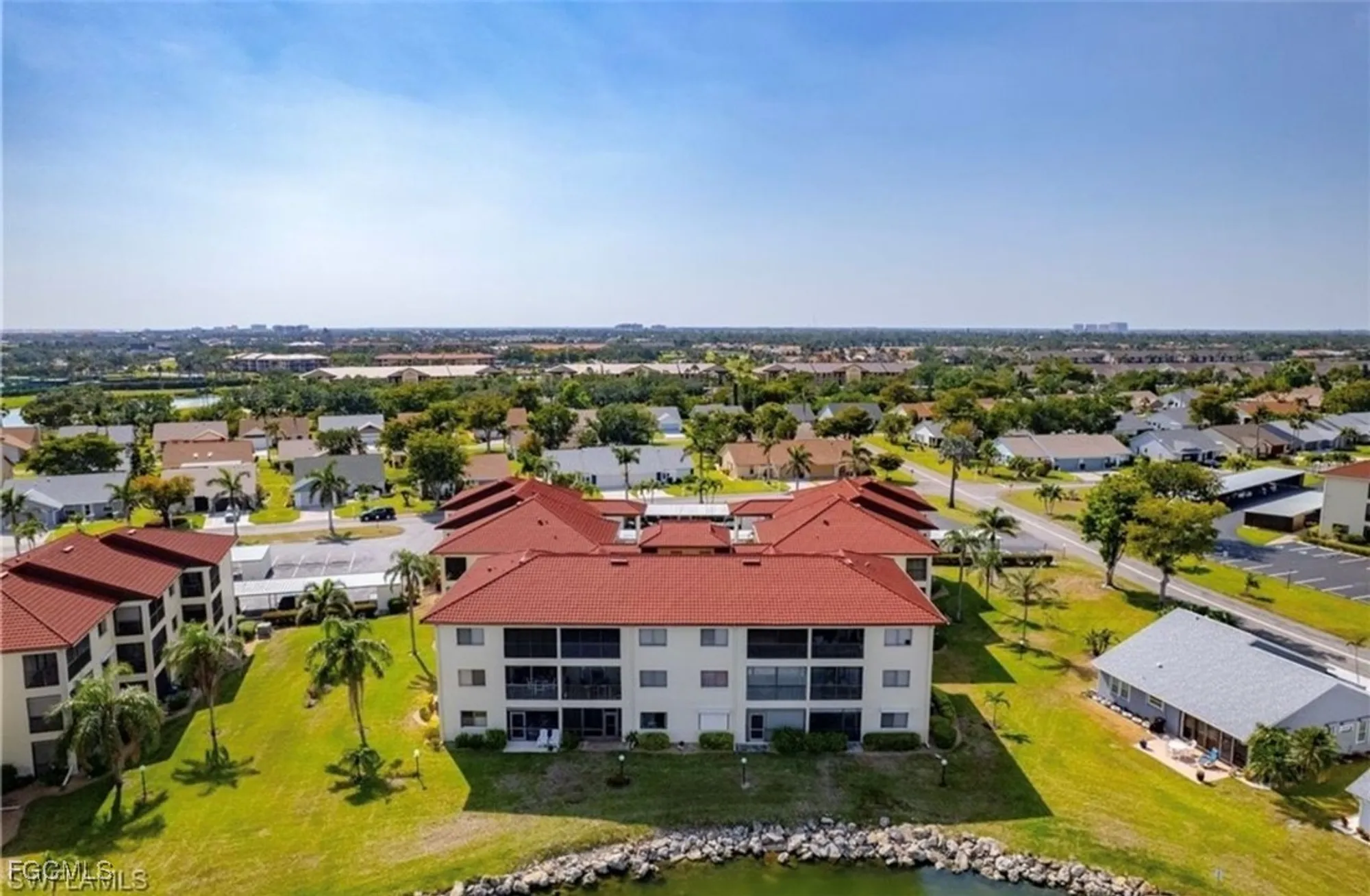 Property Slideshow image 20 of 41 | 11170 caravel cir 210, Fort Myers, FL, 33908