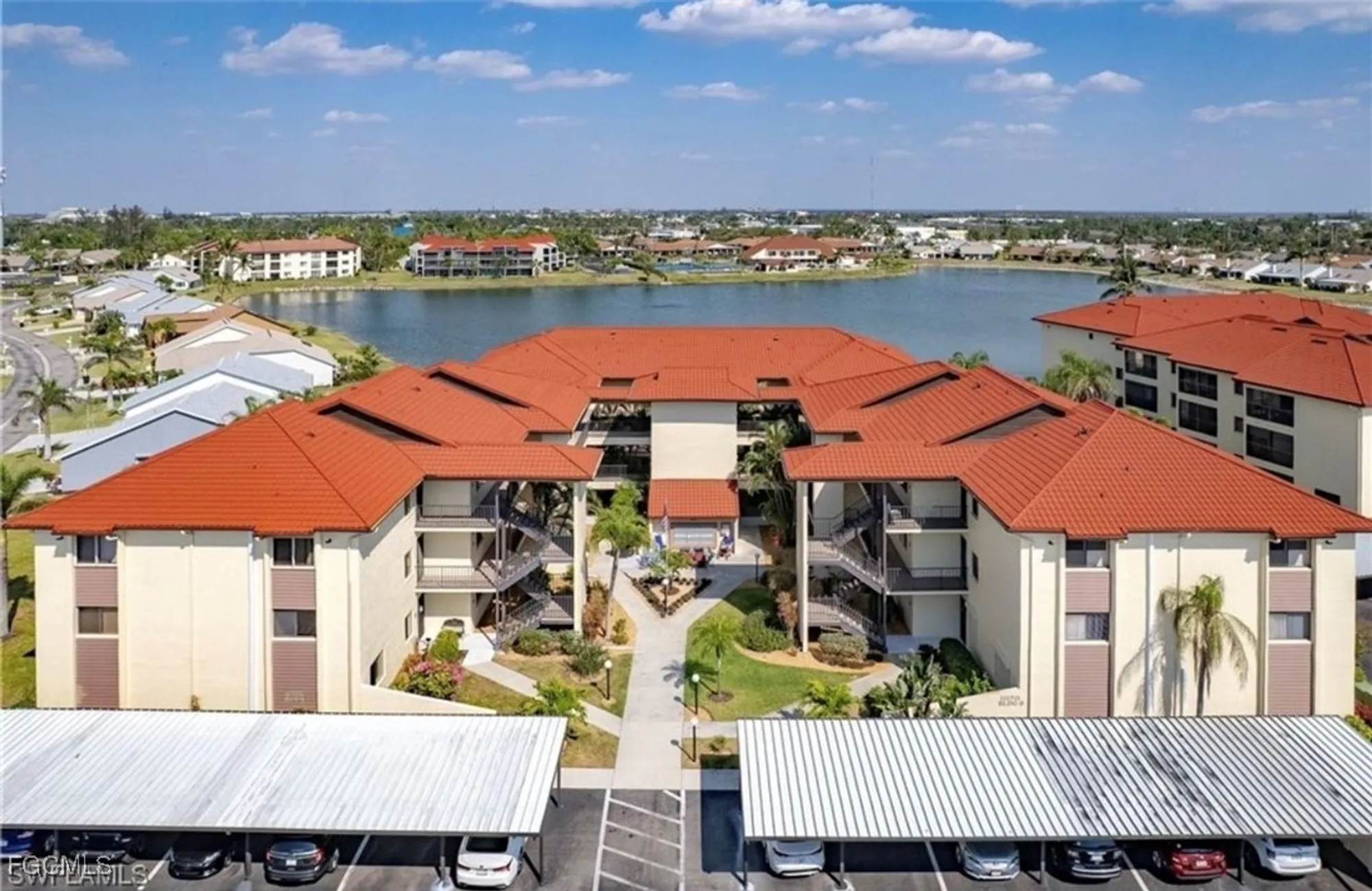Property Slideshow image 21 of 41 | 11170 caravel cir 210, Fort Myers, FL, 33908