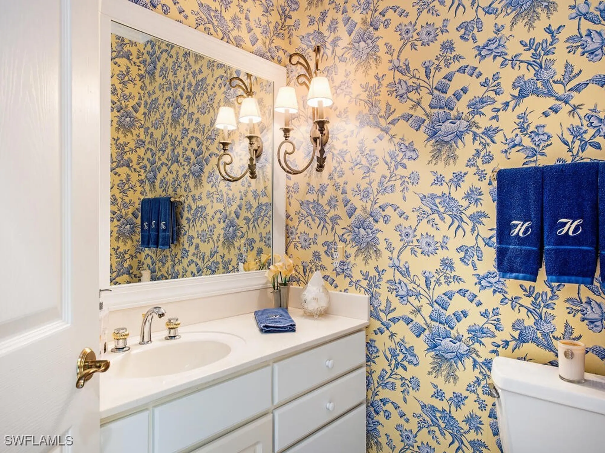 Property Slideshow image 14 of 17 | 8440 abbington cir d35, Naples, FL, 34108