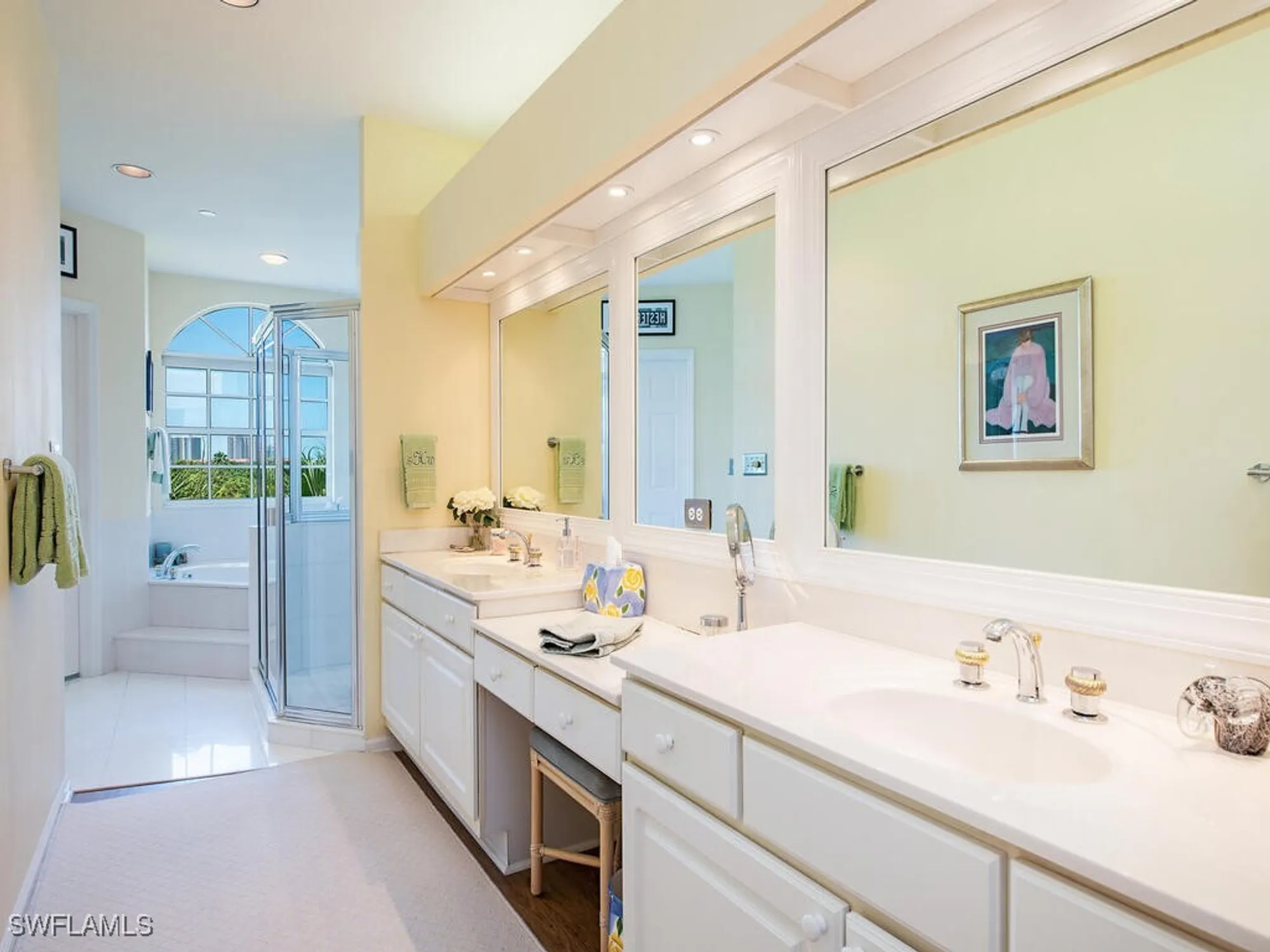 Property Slideshow image 11 of 17 | 8440 abbington cir d35, Naples, FL, 34108