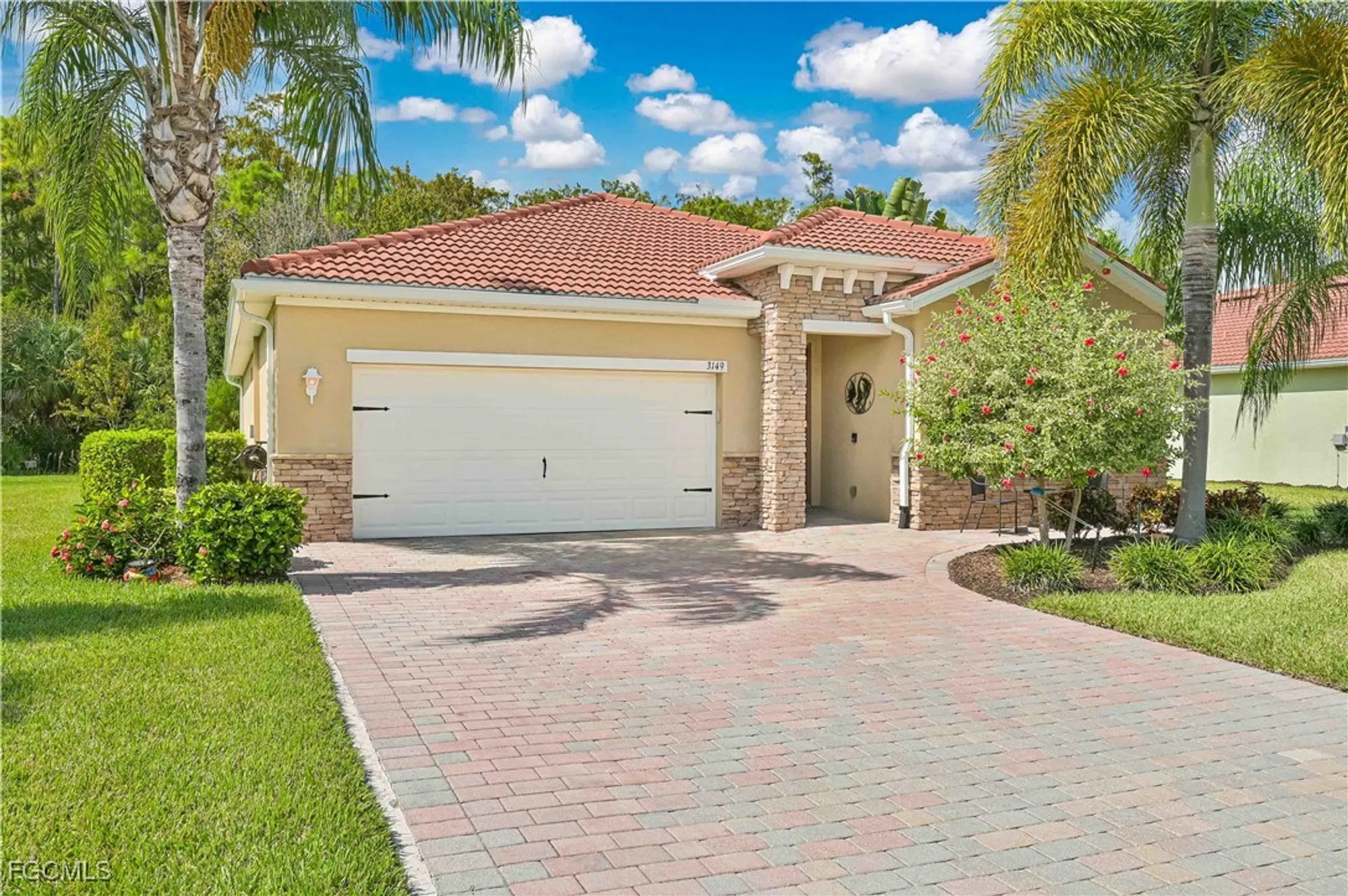 Property Slideshow image 2 of 43 | 3149 apple blossom dr, Alva, FL, 33920