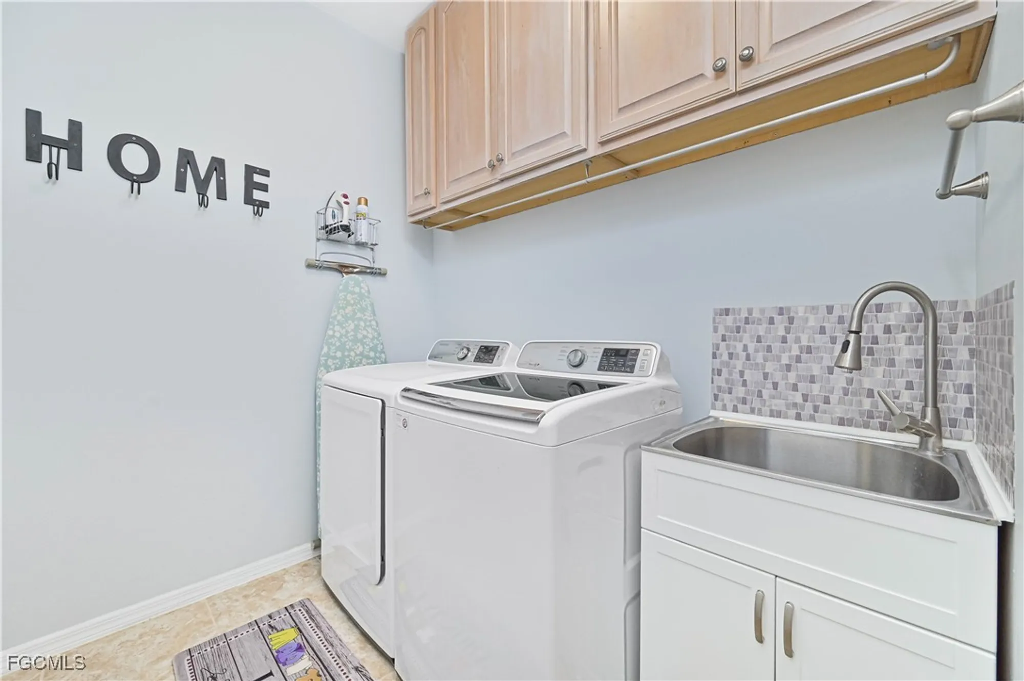 Property Slideshow image 35 of 43 | 3149 apple blossom dr, Alva, FL, 33920