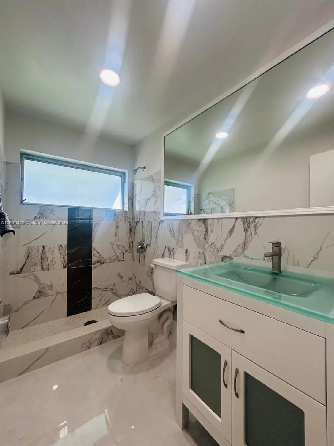 Property Slideshow image 8 of 19 | 4804 nw 50th ct, Tamarac, FL, 33319