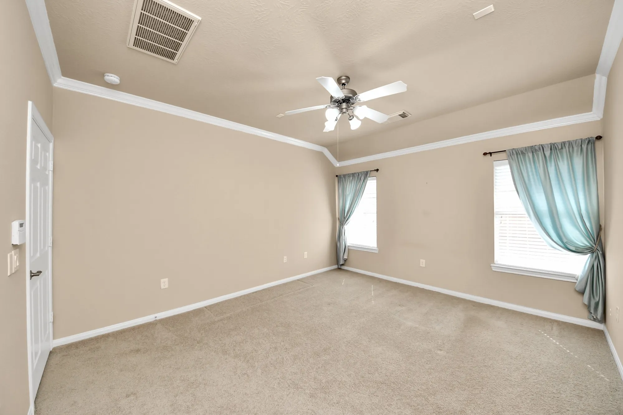 Property Slideshow image 14 of 37 | 25218 aspenlodge ln, Katy, TX, 77494