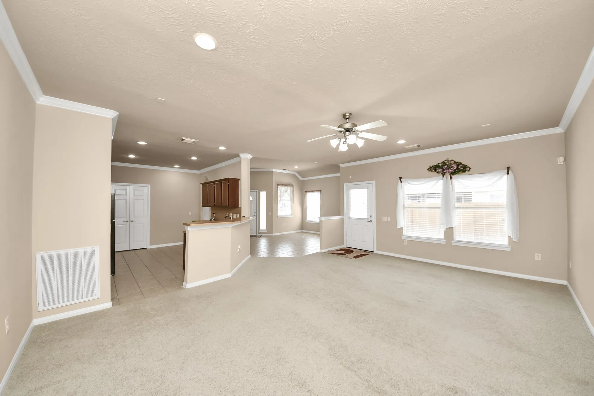 Property Slideshow image 10 of 37 | 25218 aspenlodge ln, Katy, TX, 77494