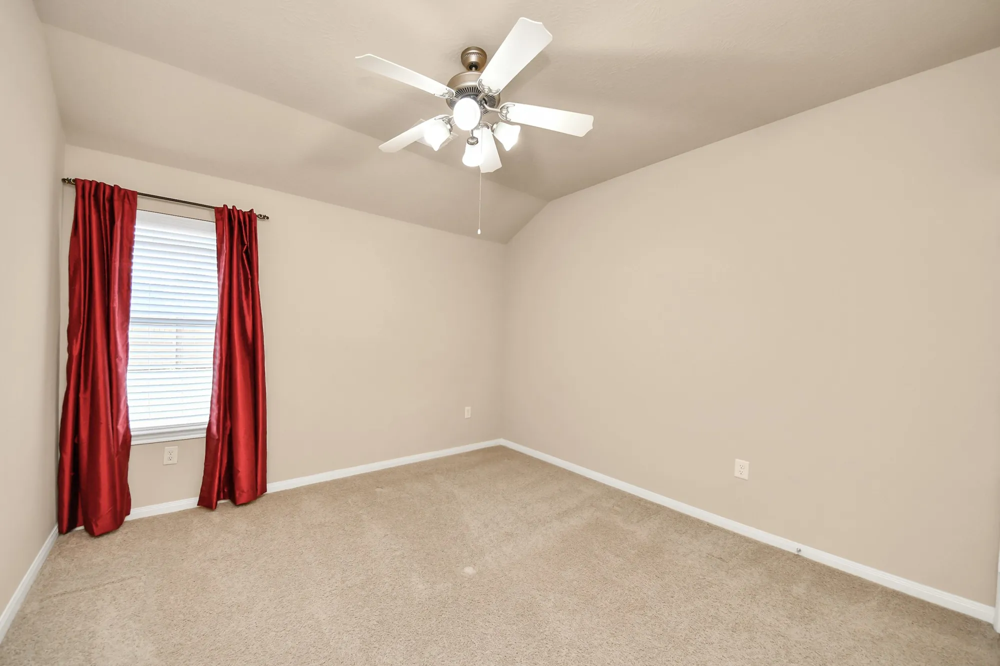 Property Slideshow image 20 of 37 | 25218 aspenlodge ln, Katy, TX, 77494