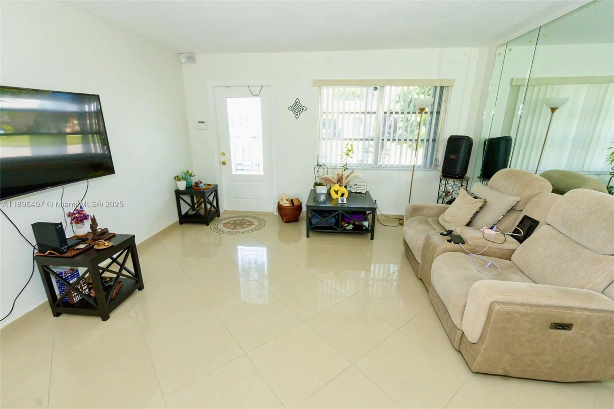Property Slideshow image 14 of 35 | 4518 nw 45th ct, Tamarac, FL, 33319