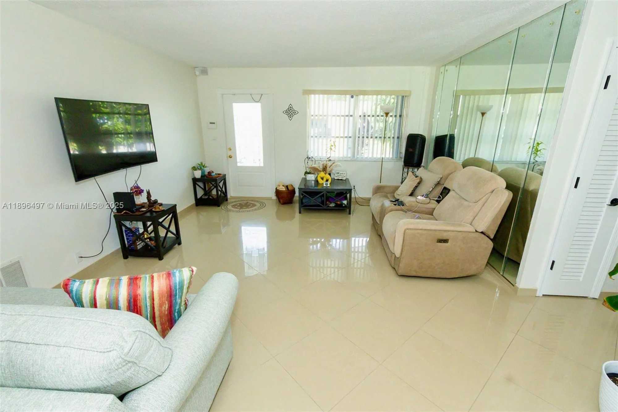 Property Slideshow image 15 of 35 | 4518 nw 45th ct, Tamarac, FL, 33319