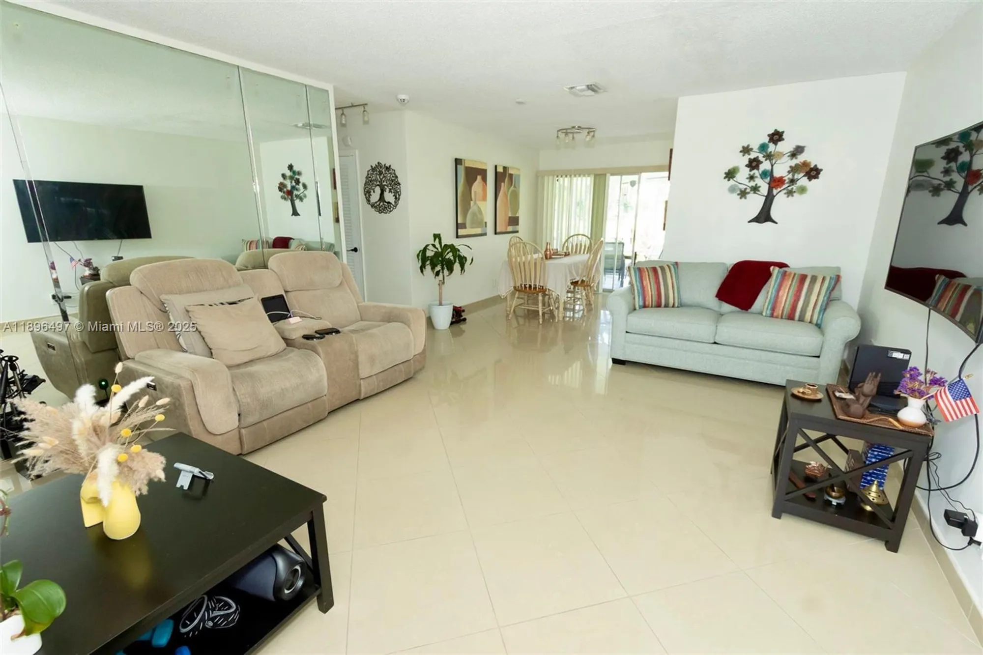 Property Slideshow image 16 of 35 | 4518 nw 45th ct, Tamarac, FL, 33319