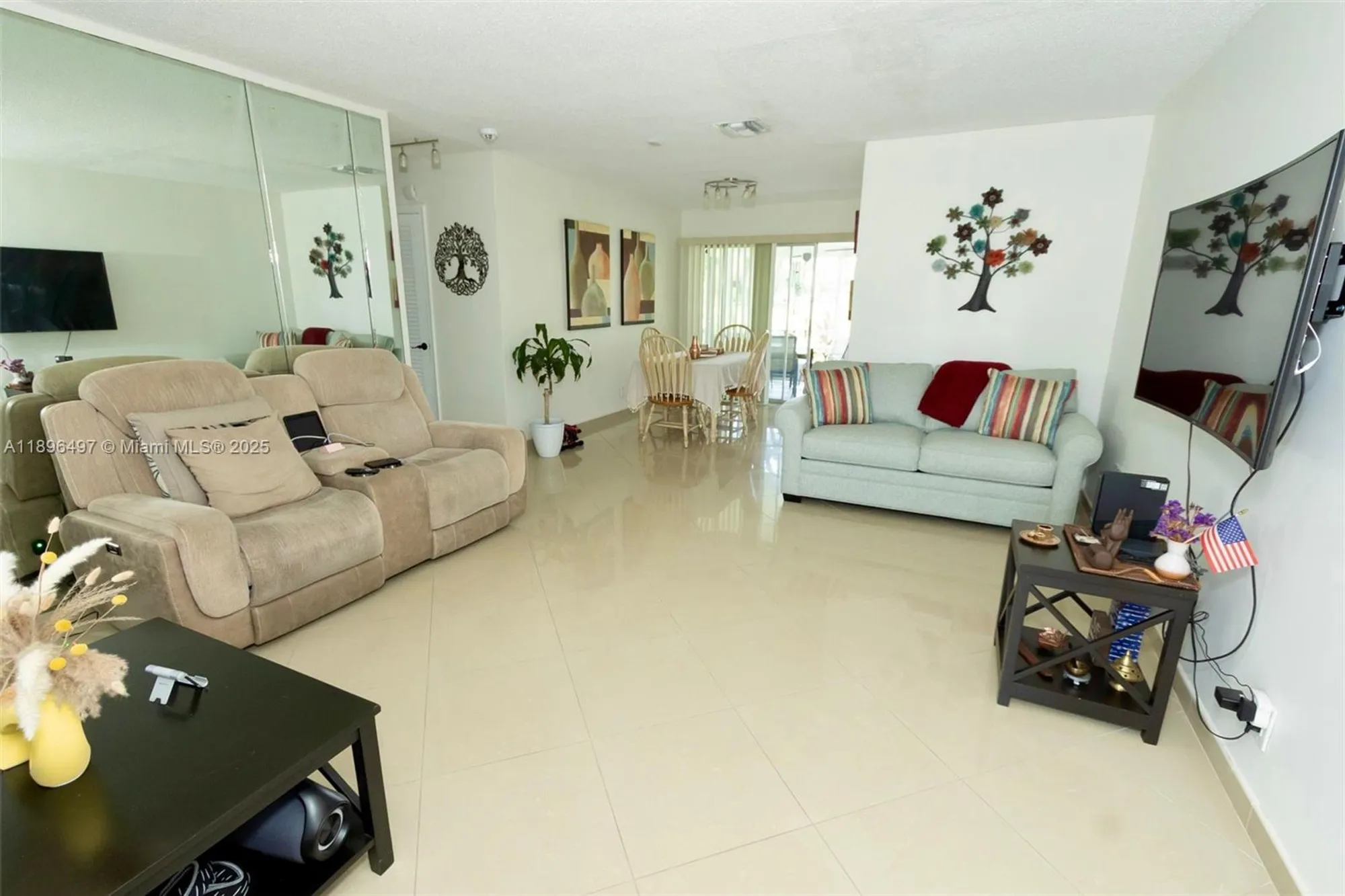 Property Slideshow image 13 of 35 | 4518 nw 45th ct, Tamarac, FL, 33319