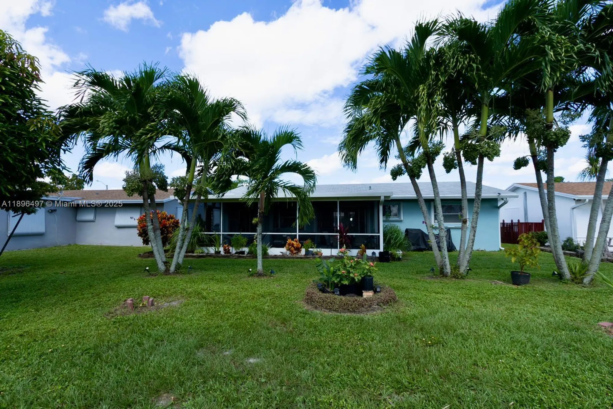 Property Slideshow image 9 of 35 | 4518 nw 45th ct, Tamarac, FL, 33319