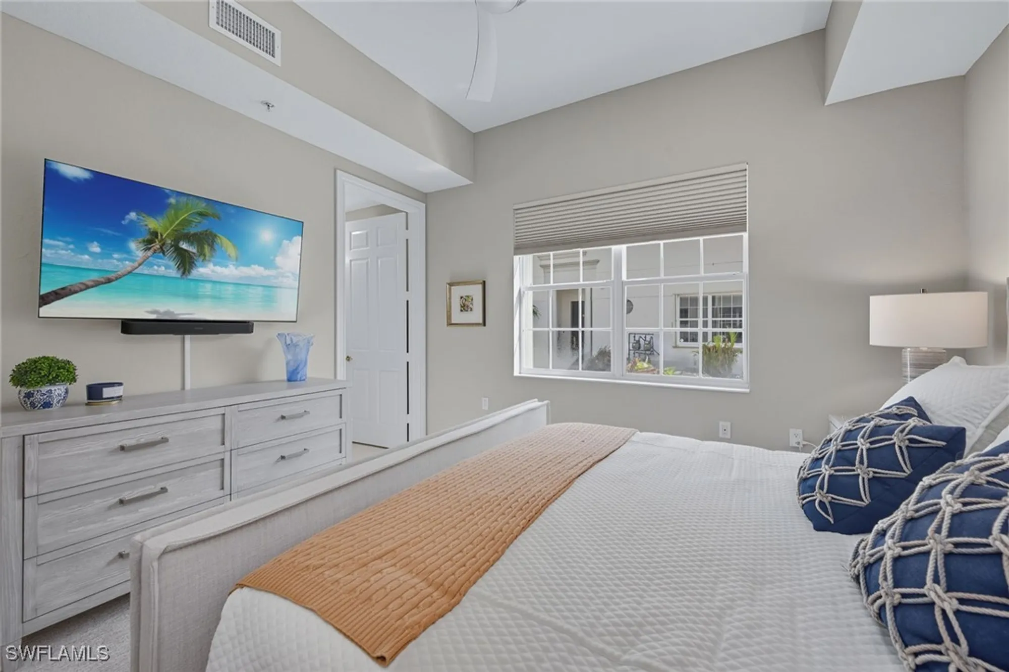 Property Slideshow image 16 of 47 | 3705 montreux ln 104, Naples, FL, 34114