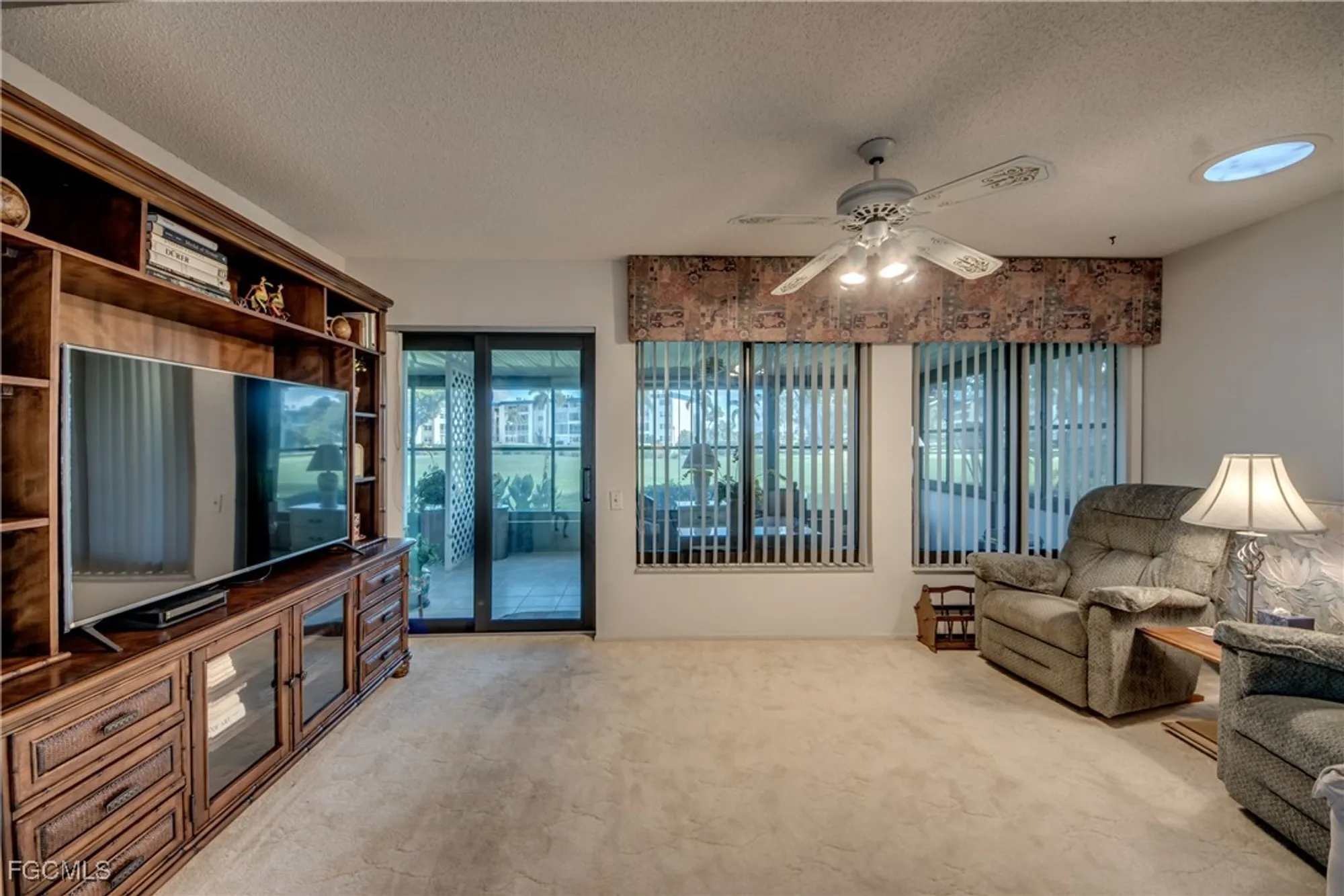 Property Slideshow image 15 of 44 | 1792 pine glade cir, Fort Myers, FL, 33907