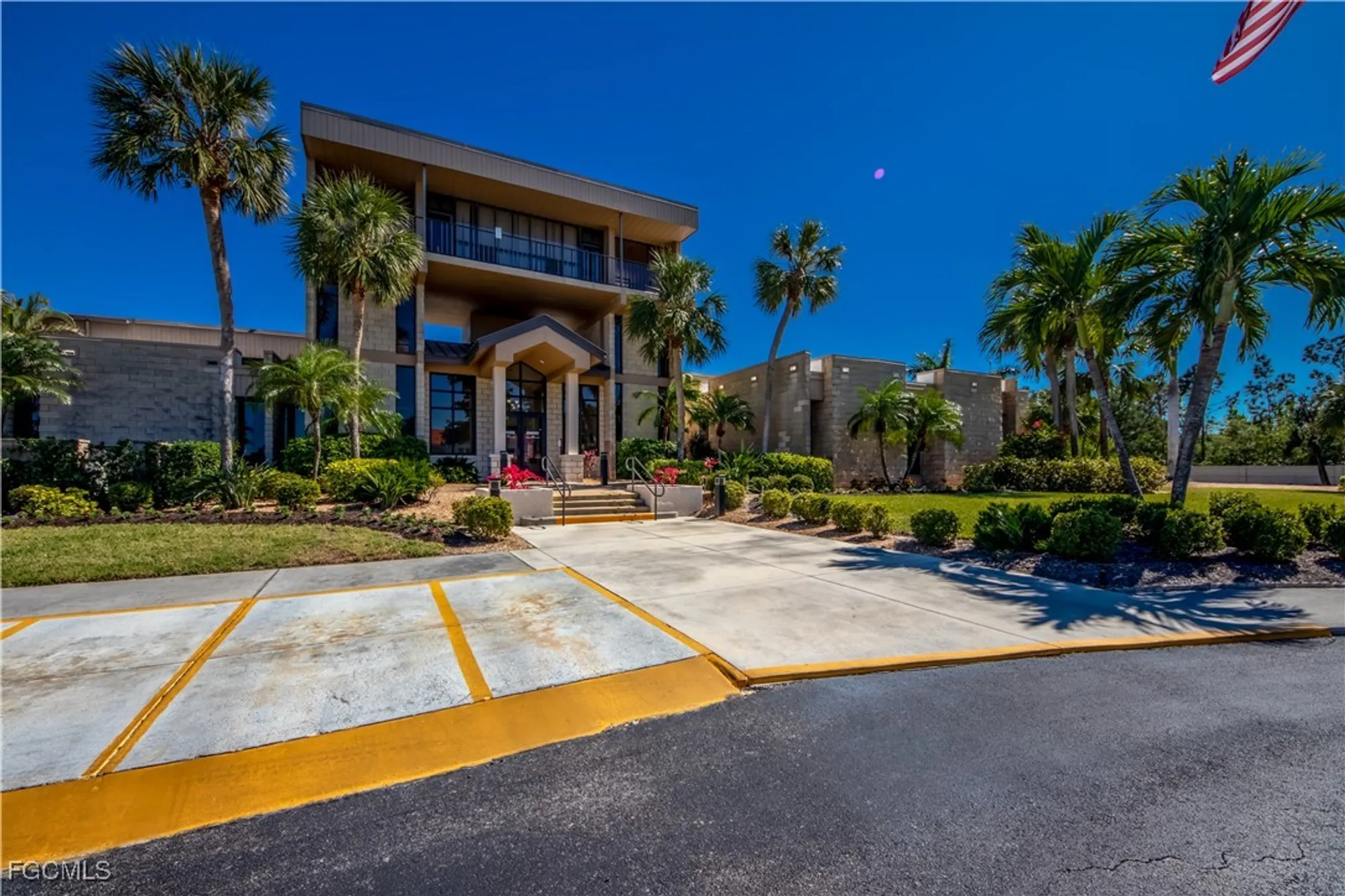 Property Slideshow image 34 of 44 | 1792 pine glade cir, Fort Myers, FL, 33907