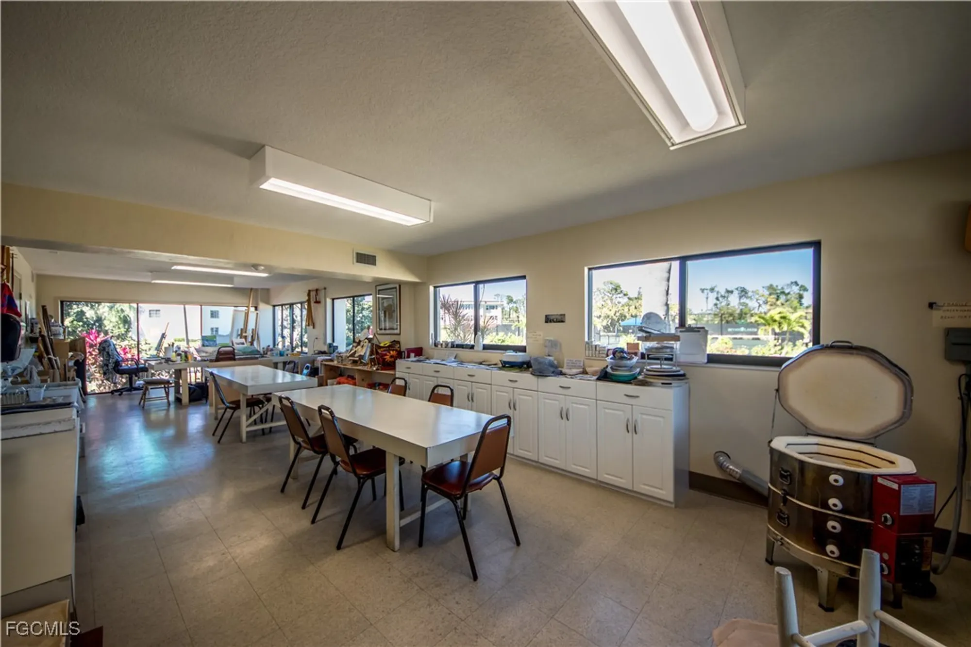 Property Slideshow image 35 of 44 | 1792 pine glade cir, Fort Myers, FL, 33907