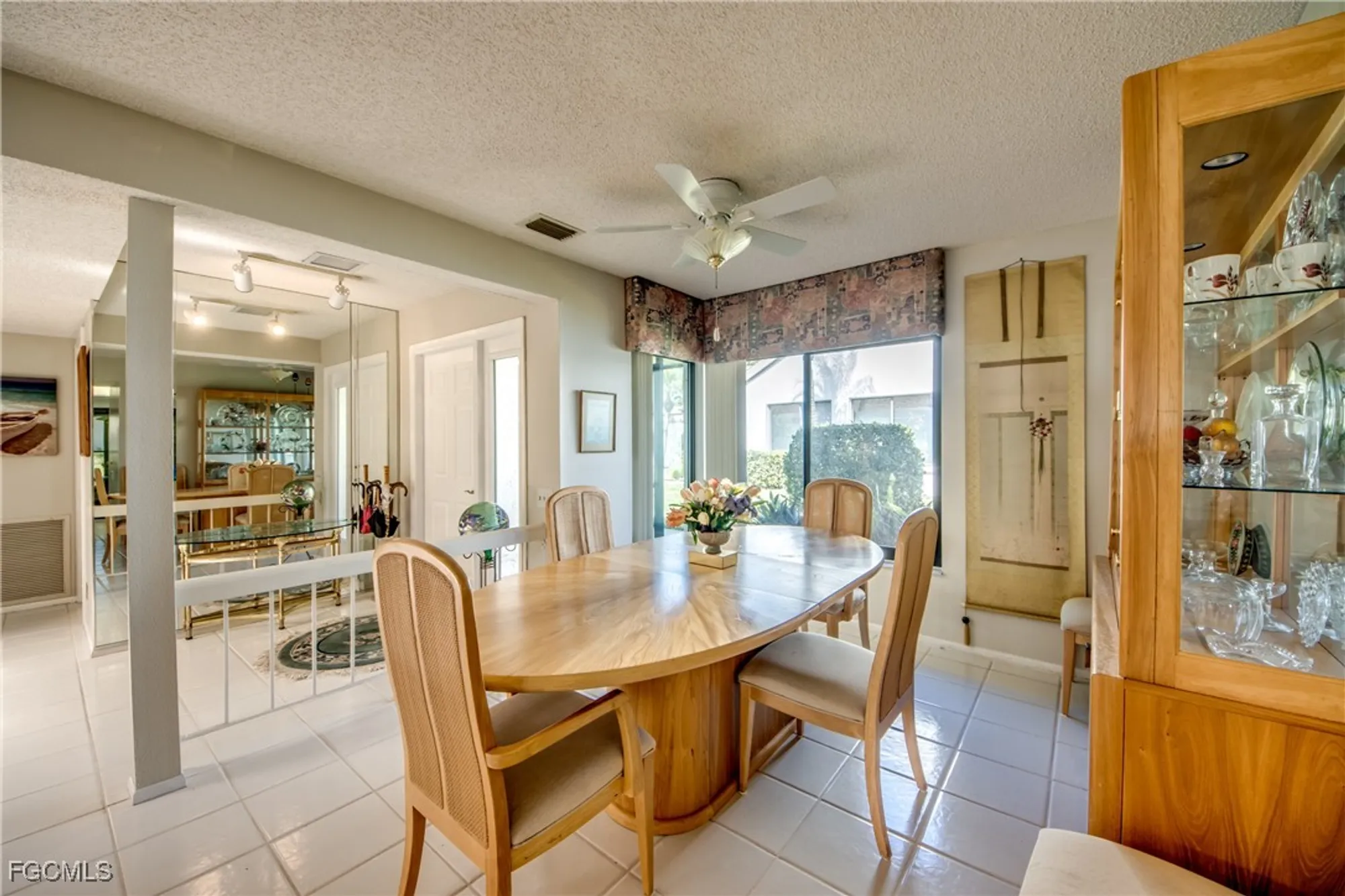 Property Slideshow image 6 of 44 | 1792 pine glade cir, Fort Myers, FL, 33907