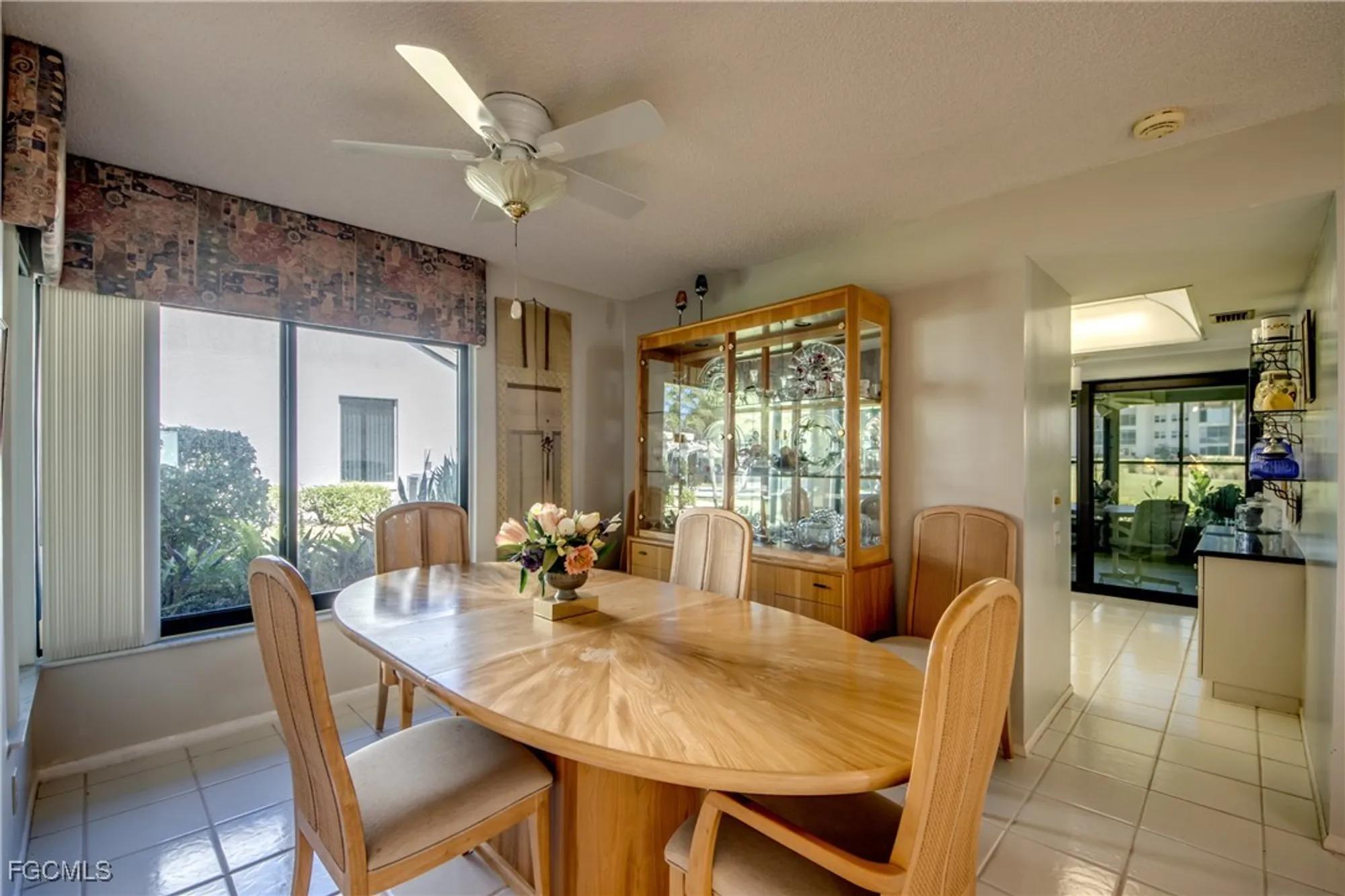 Property Slideshow image 7 of 44 | 1792 pine glade cir, Fort Myers, FL, 33907