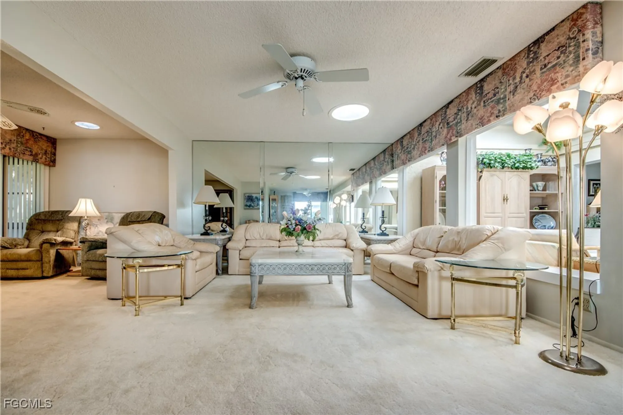 Property Slideshow image 8 of 44 | 1792 pine glade cir, Fort Myers, FL, 33907