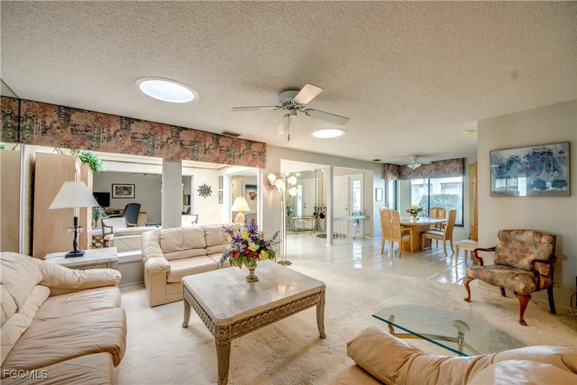 Property Slideshow image 9 of 44 | 1792 pine glade cir, Fort Myers, FL, 33907