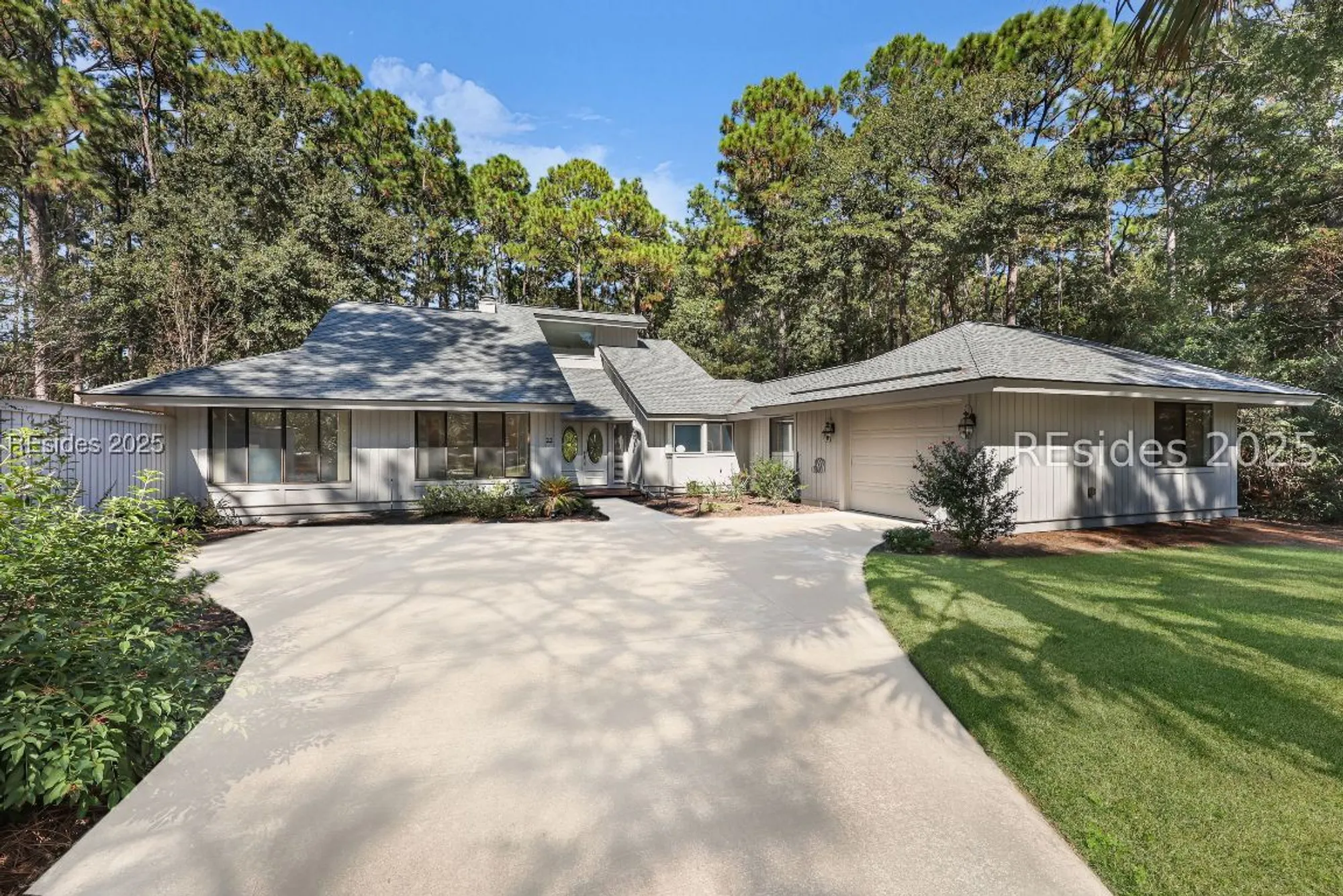 Property Slideshow image 1 of 60 | 22 headlands dr, Hilton Head Island, SC, 29926