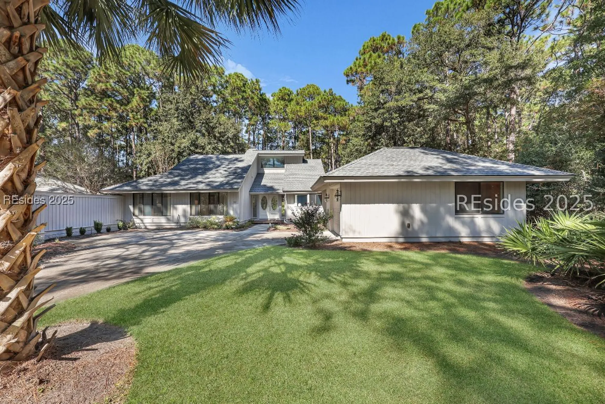 Property Slideshow image 2 of 60 | 22 headlands dr, Hilton Head Island, SC, 29926