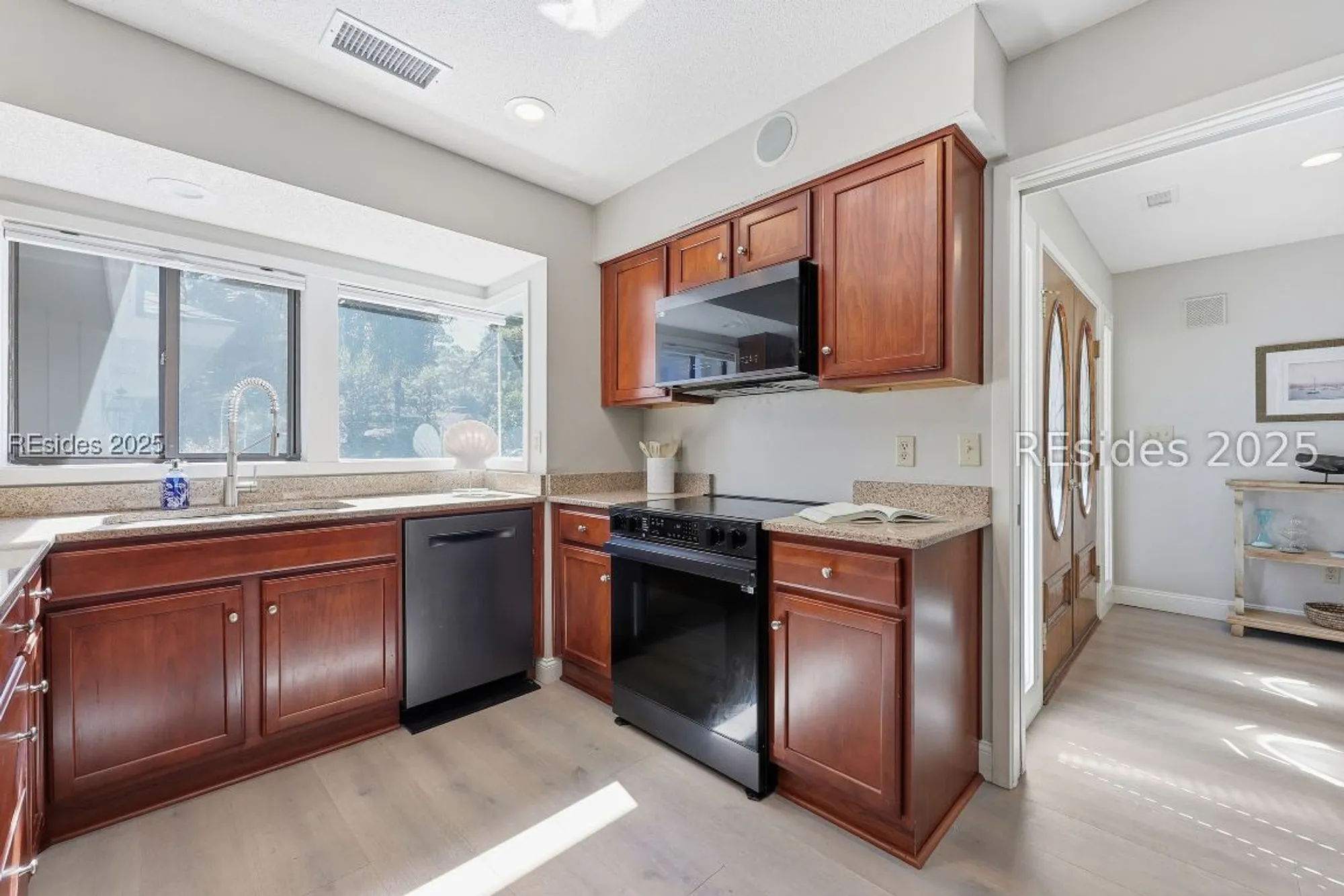 Property Slideshow image 21 of 60 | 22 headlands dr, Hilton Head Island, SC, 29926
