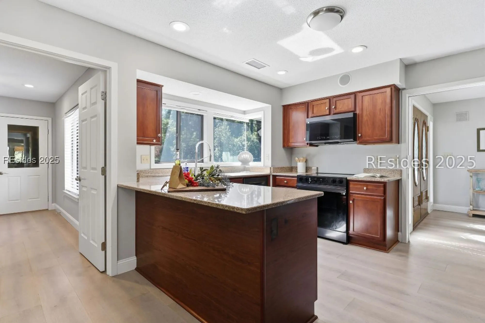 Property Slideshow image 22 of 60 | 22 headlands dr, Hilton Head Island, SC, 29926