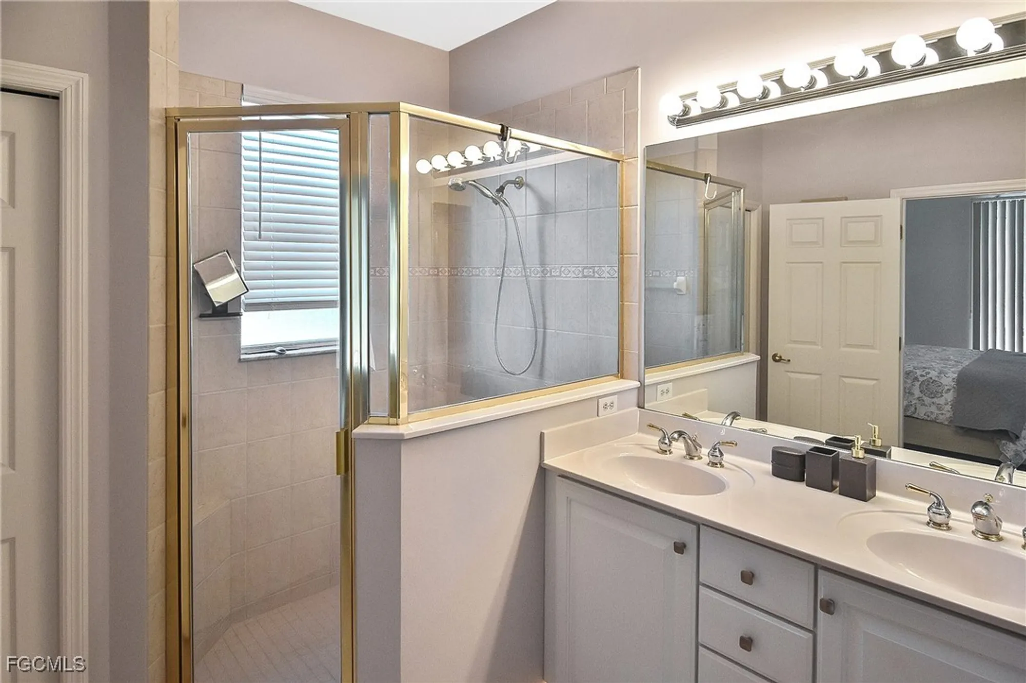 Property Slideshow image 20 of 50 | 8156 woodridge pointe dr, Fort Myers, FL, 33912