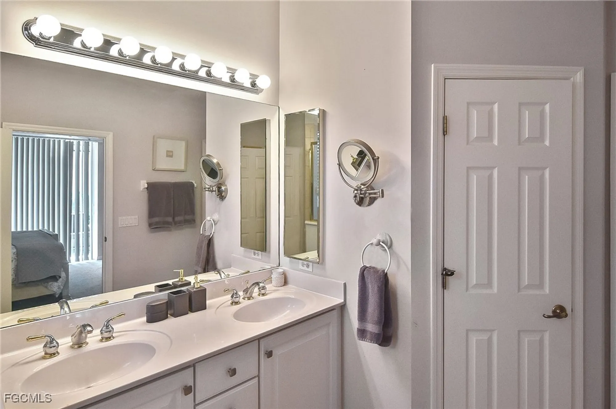 Property Slideshow image 21 of 50 | 8156 woodridge pointe dr, Fort Myers, FL, 33912
